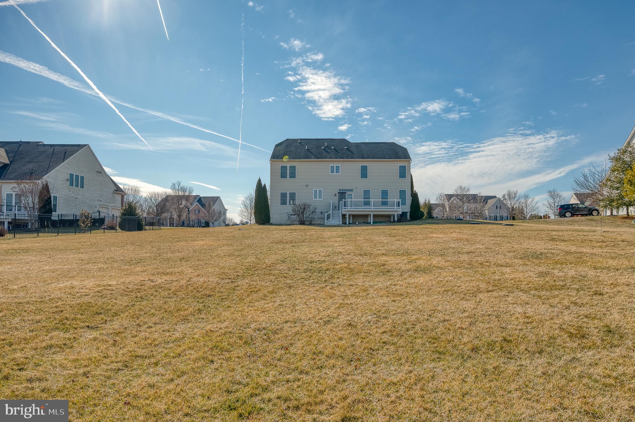 THE WARFIELDS II - Residential