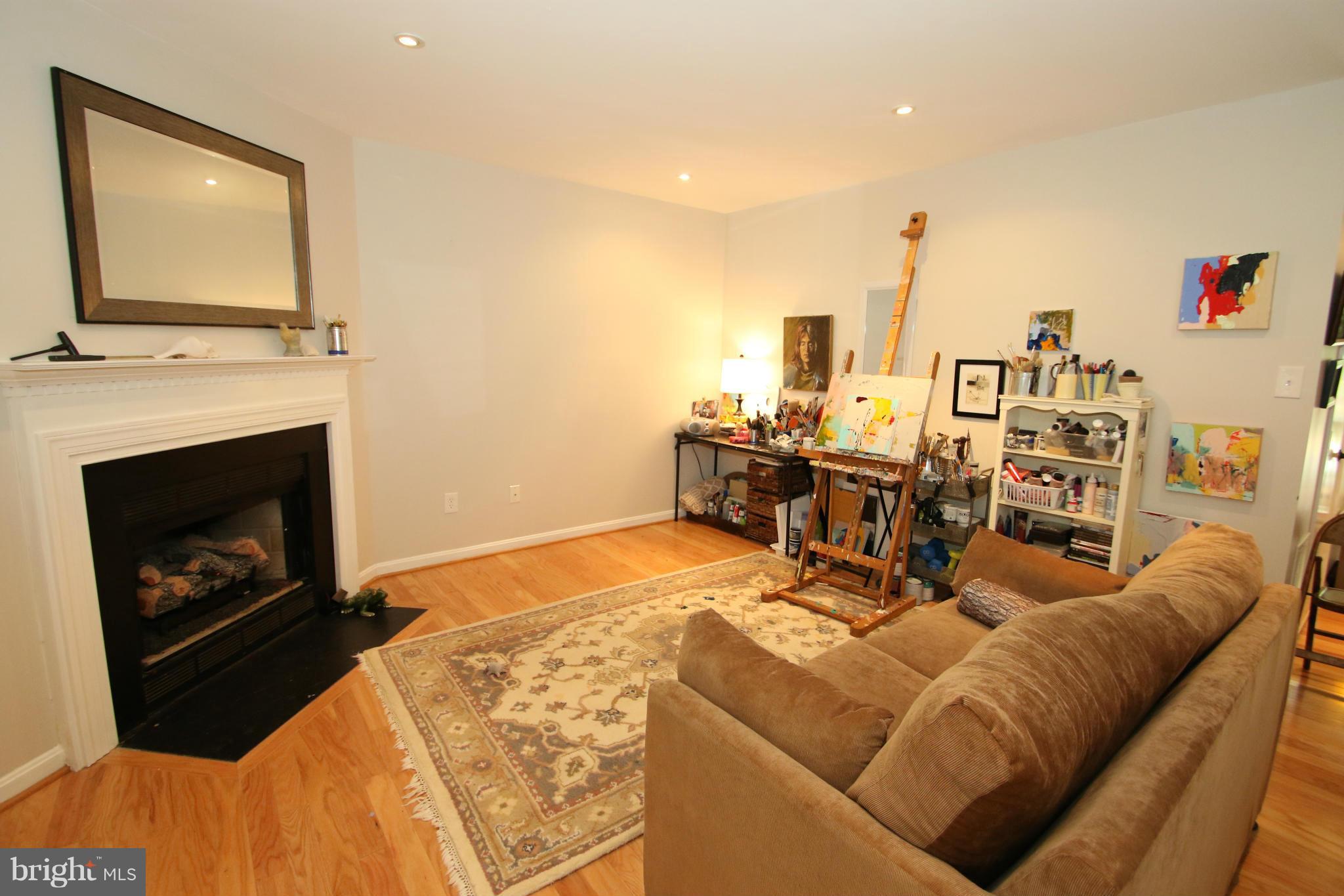 QUAKER HILL - Residential