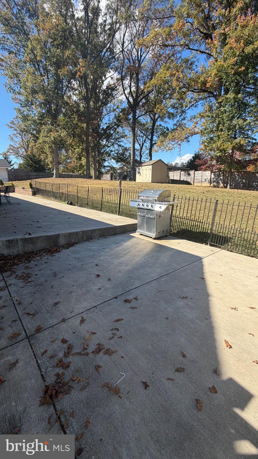 MONTICELLO FOREST - Residential Lease