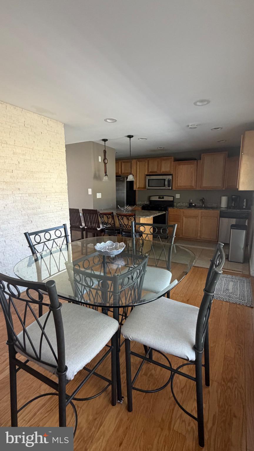 MONTICELLO FOREST - Residential Lease