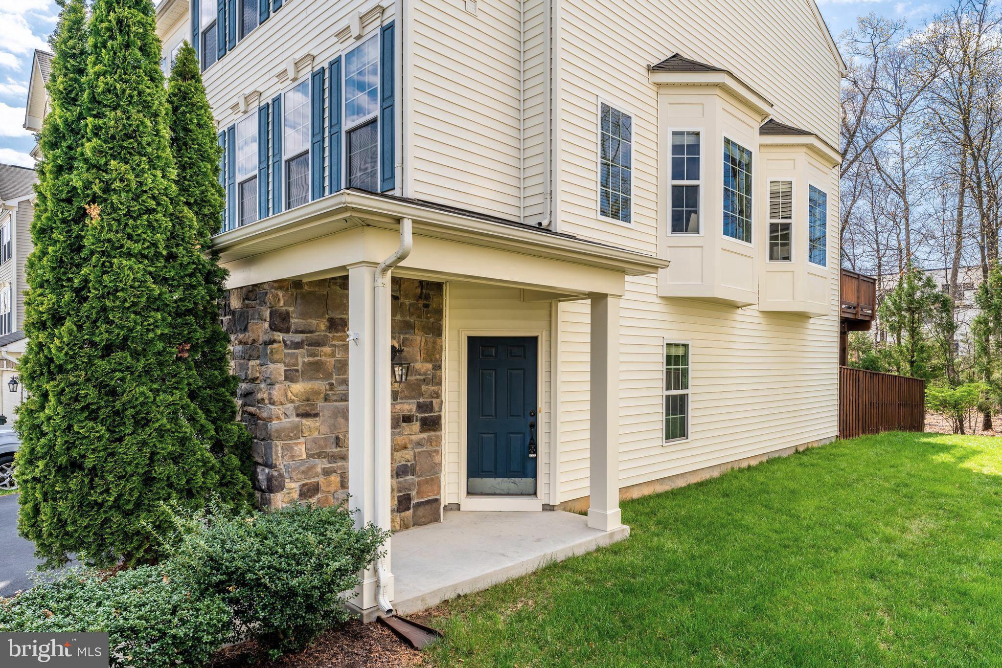 42467 PATRICK WAYNE SQUARE