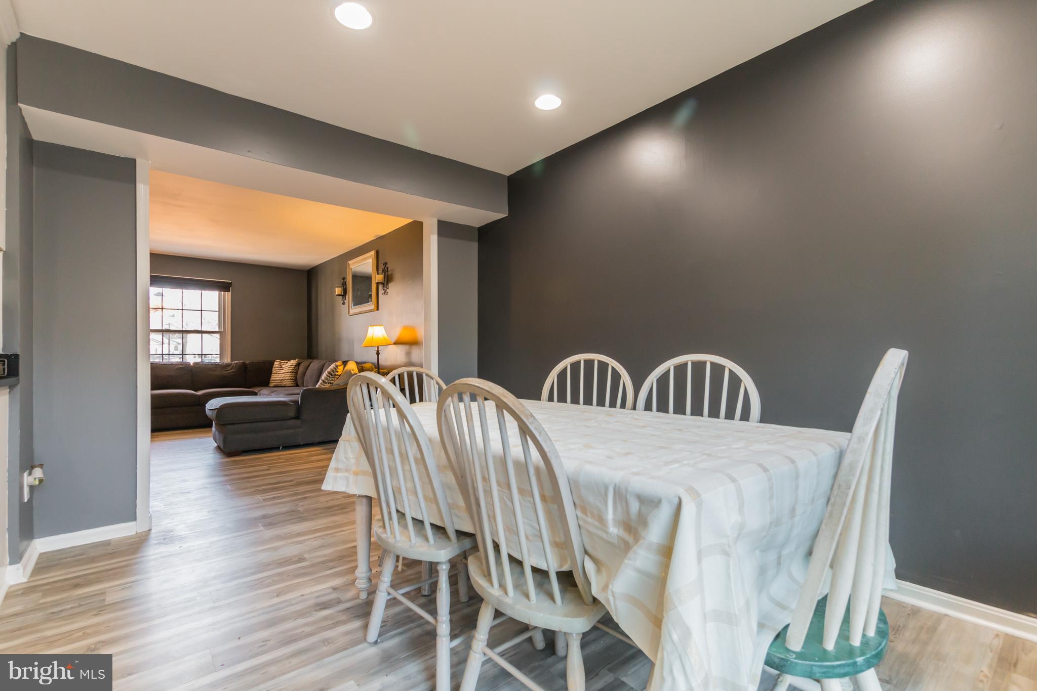 FOX CHASE - Residential