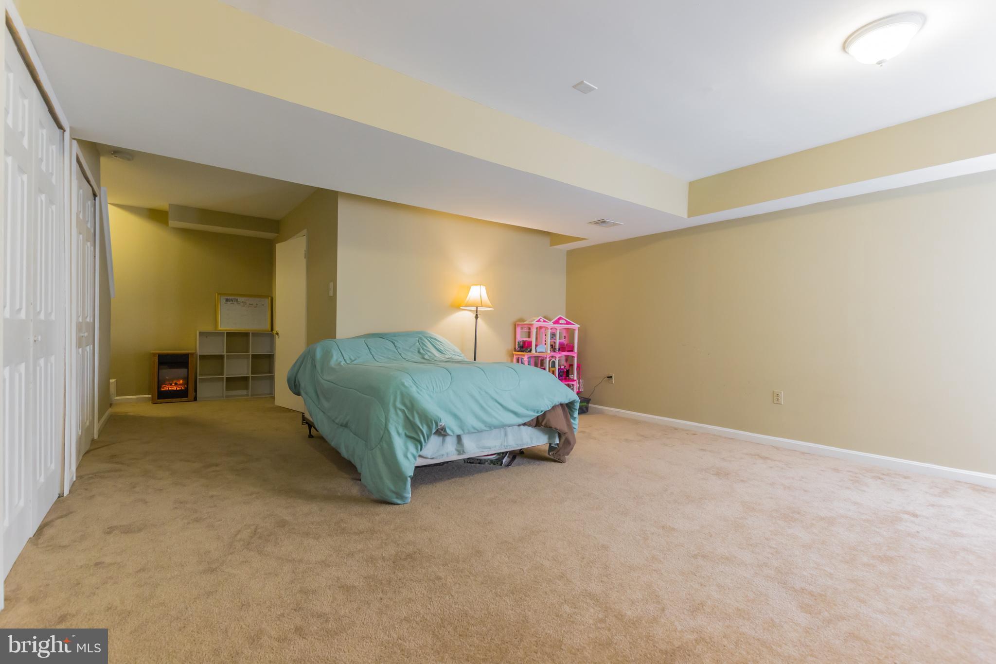 FOX CHASE - Residential