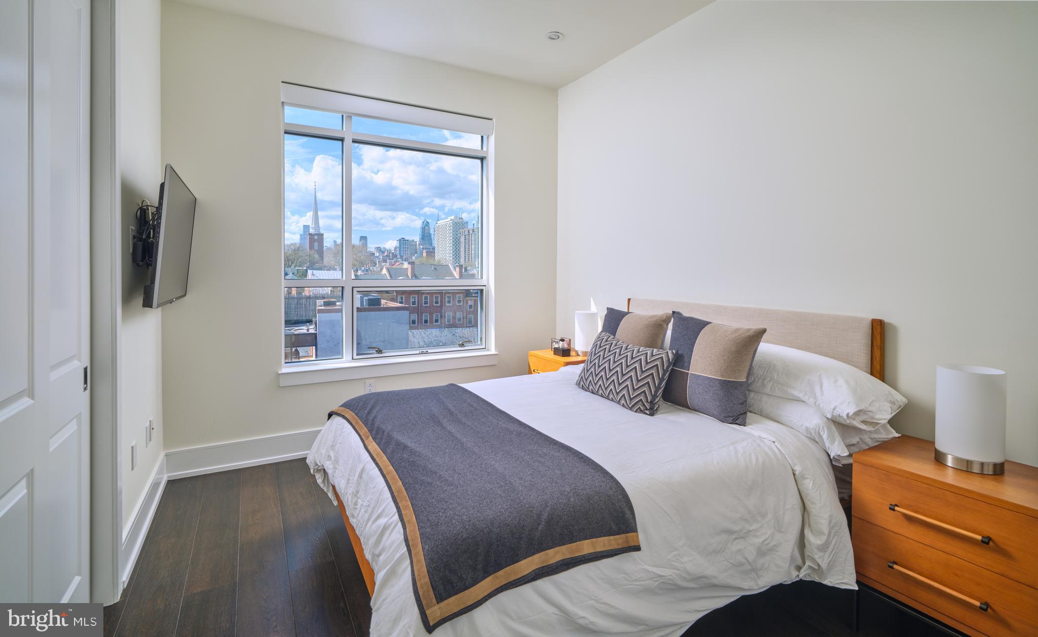 SOCIETY HILL - Residential