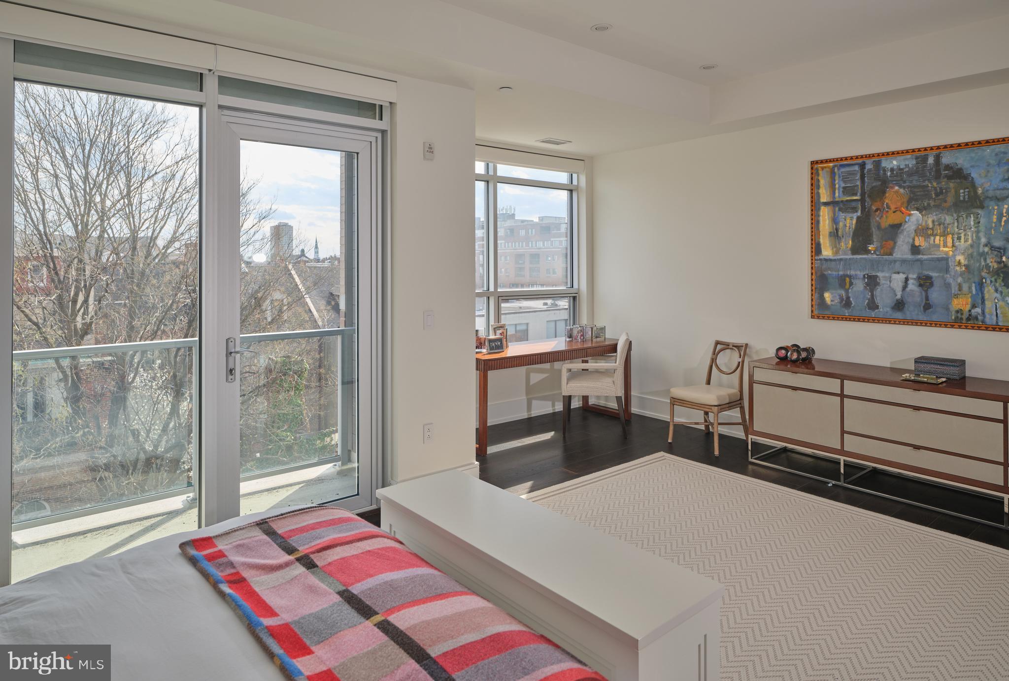 SOCIETY HILL - Residential