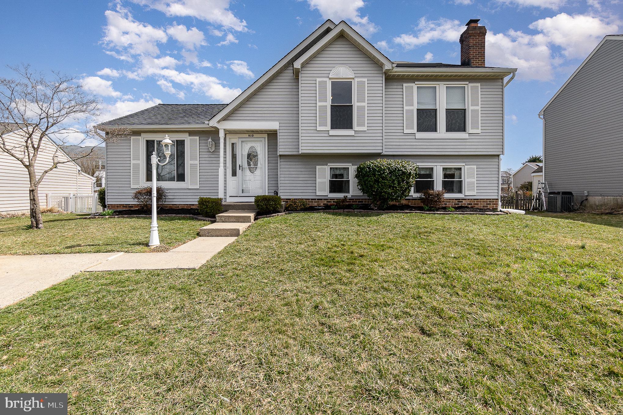 910 COBURN COURT