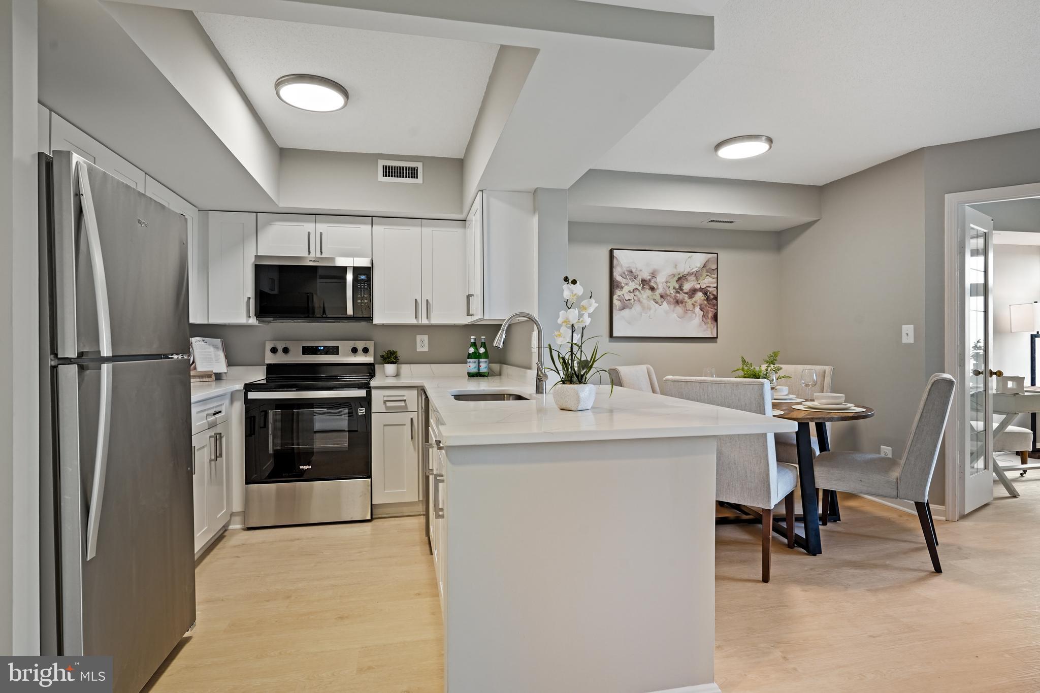 2400 CLARENDON BOULEVARD 811