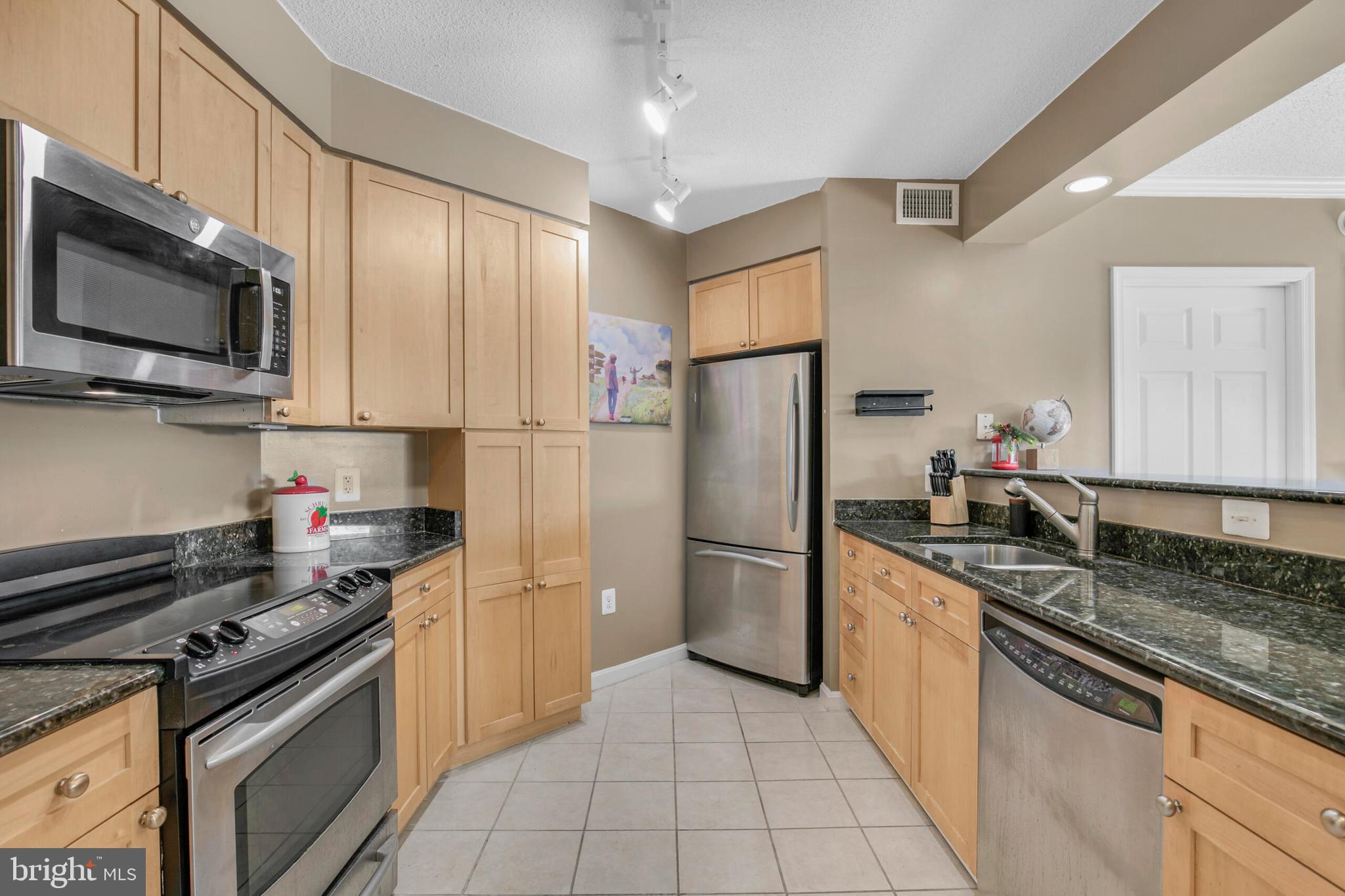 NORTHAMPTON PLACE - Residential Lease