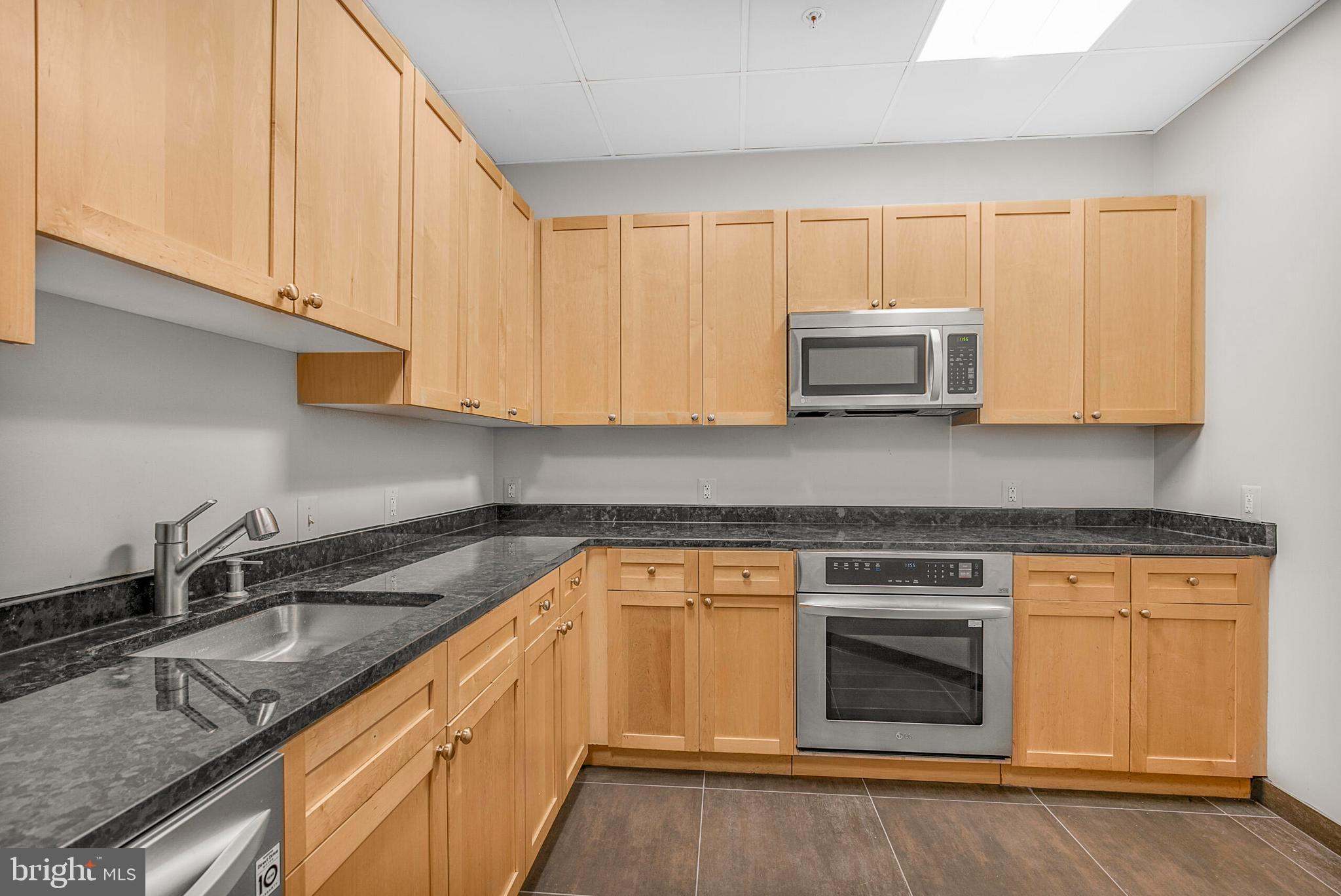 NORTHAMPTON PLACE - Residential Lease