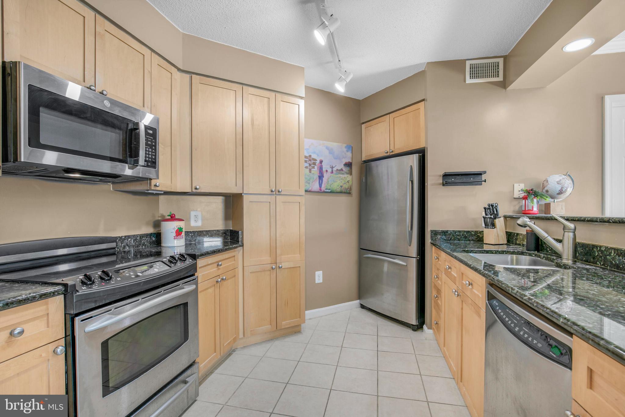 NORTHAMPTON PLACE - Residential Lease