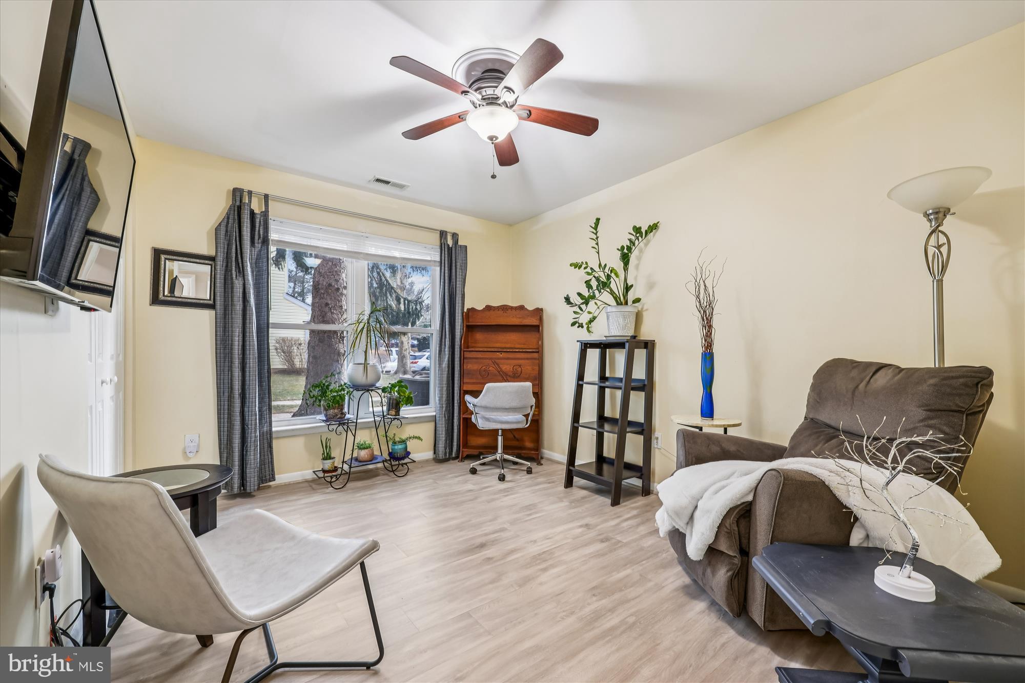 HOMELAND VILLAGE - Residential