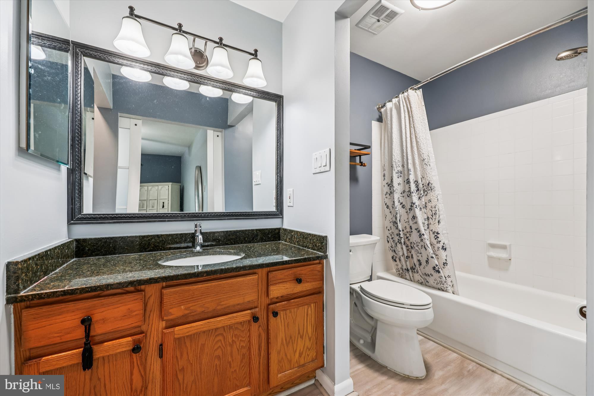 HOMELAND VILLAGE - Residential