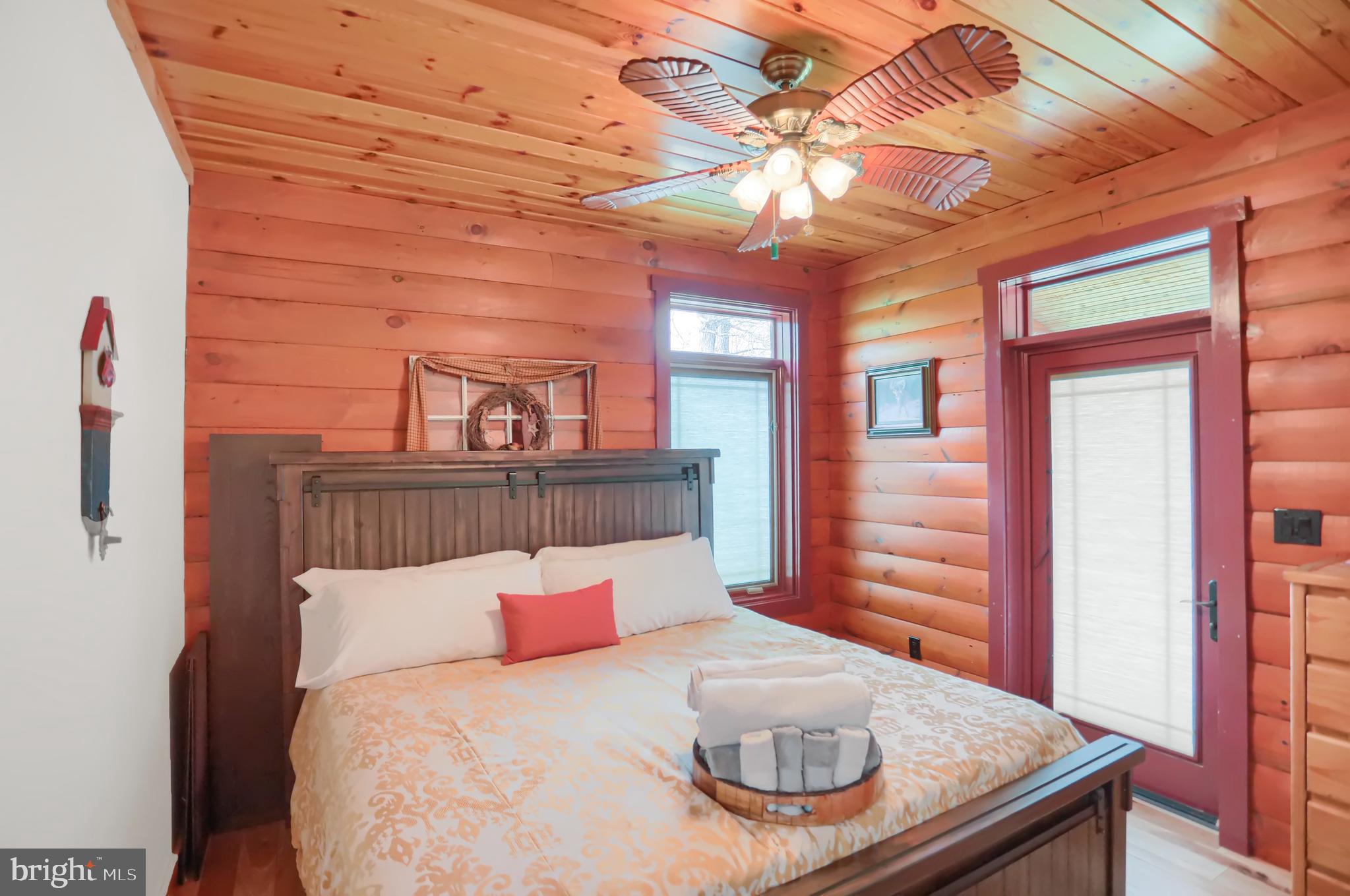 17526 COUNTRY COTTAGE LANE