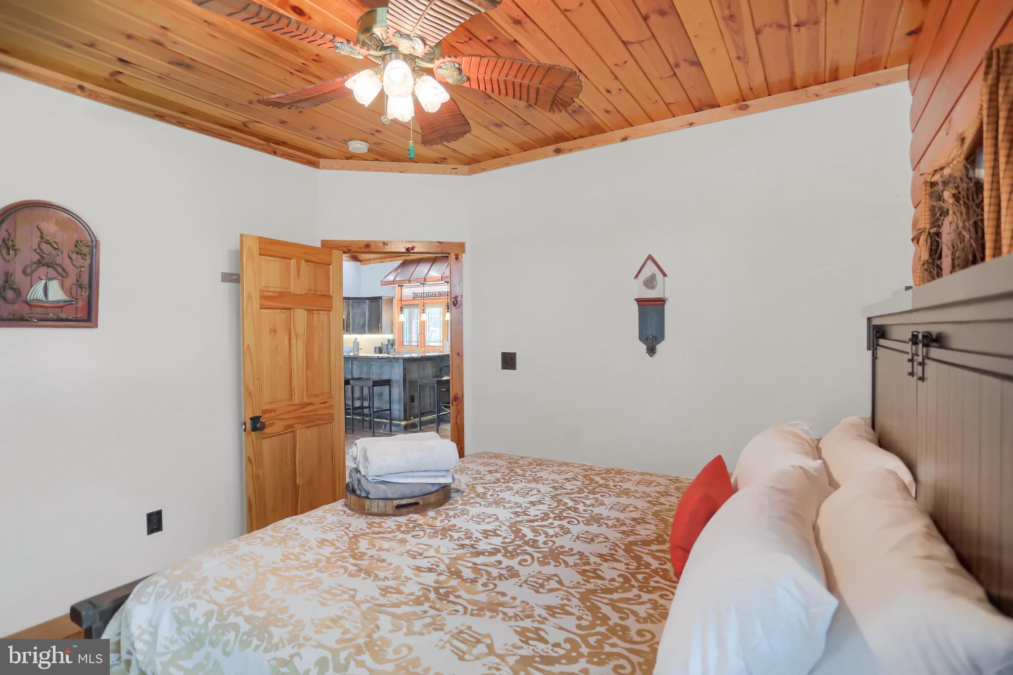 17526 COUNTRY COTTAGE LANE