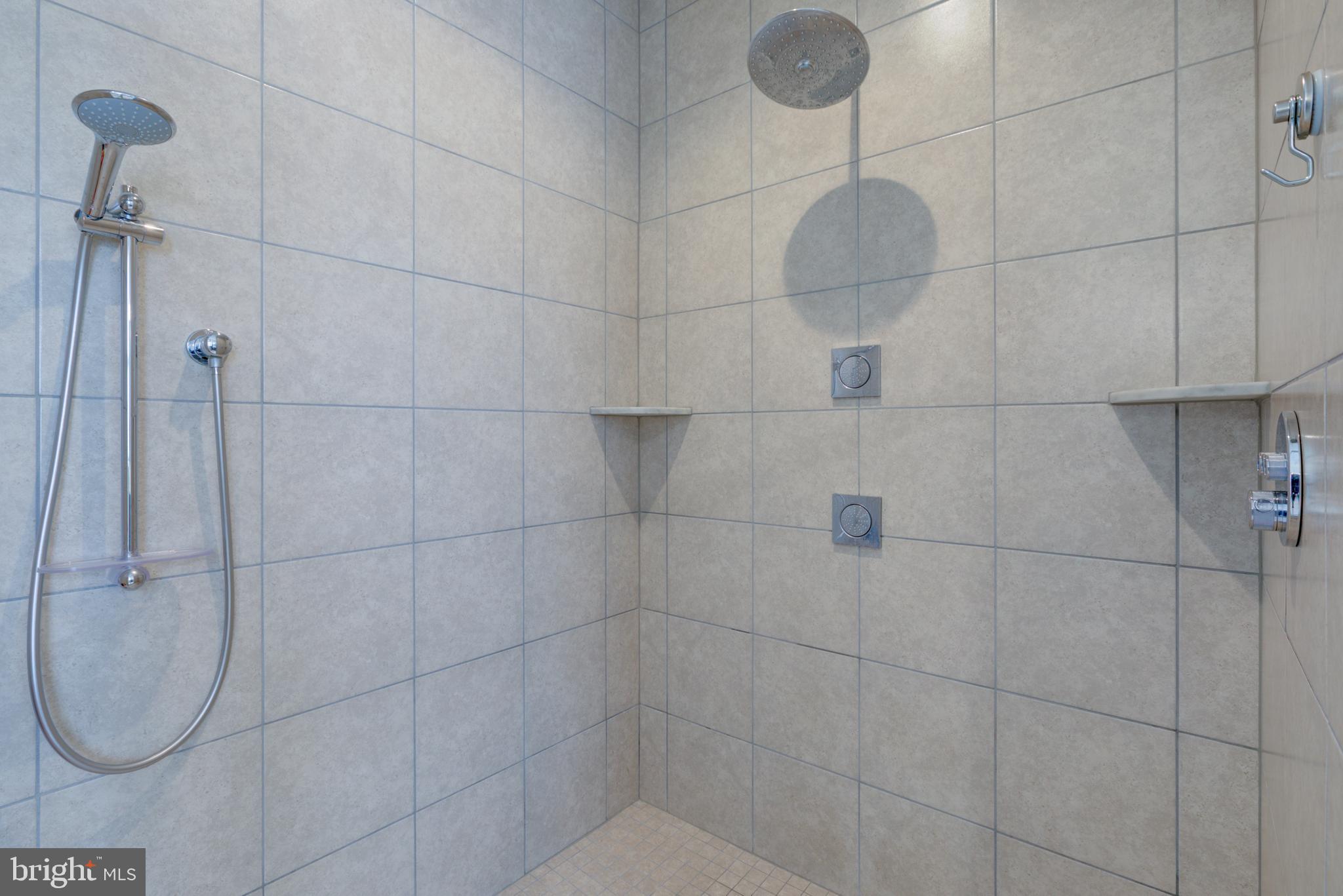 GARNET RESERVE - Residential