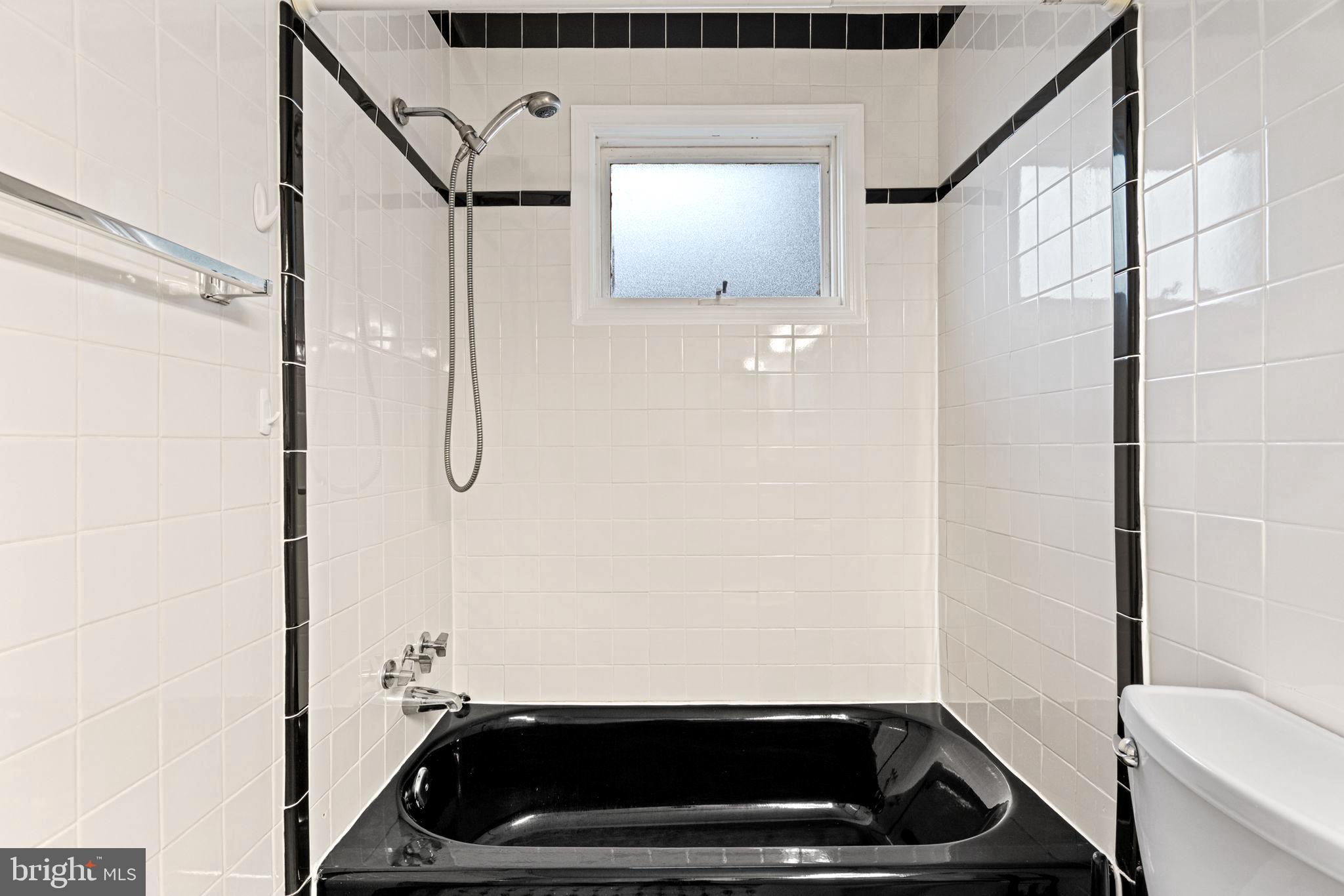 KINGS MANOR - Residential