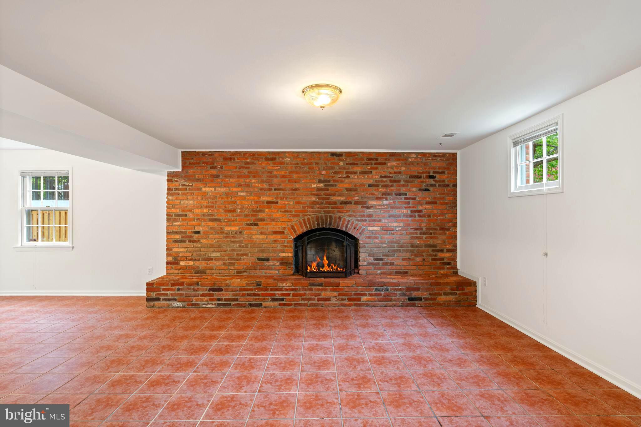 KINGS MANOR - Residential