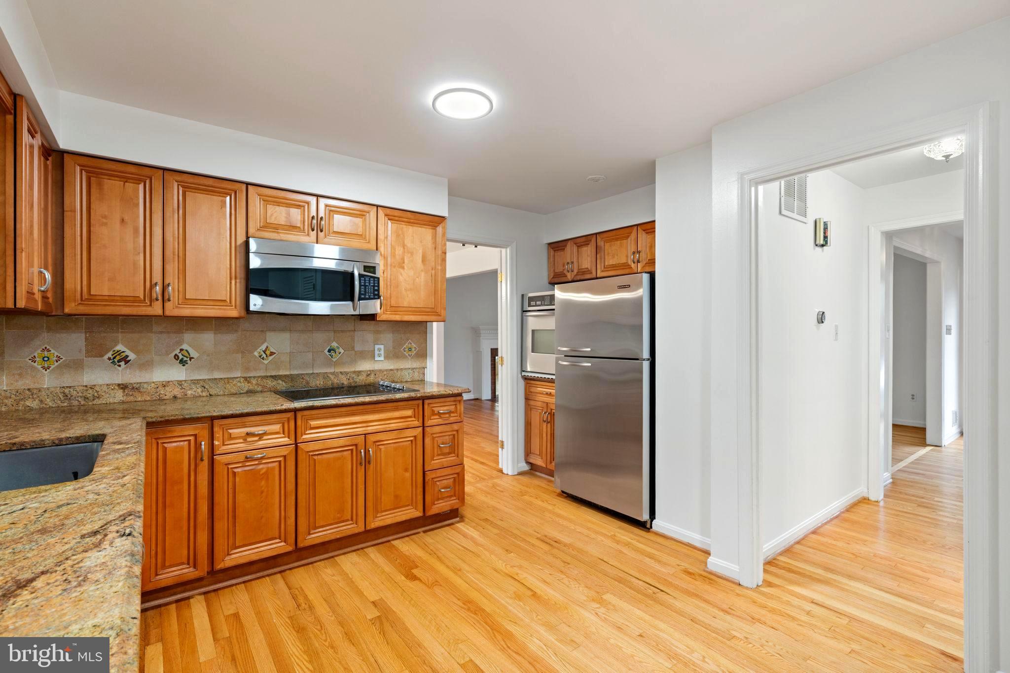 KINGS MANOR - Residential