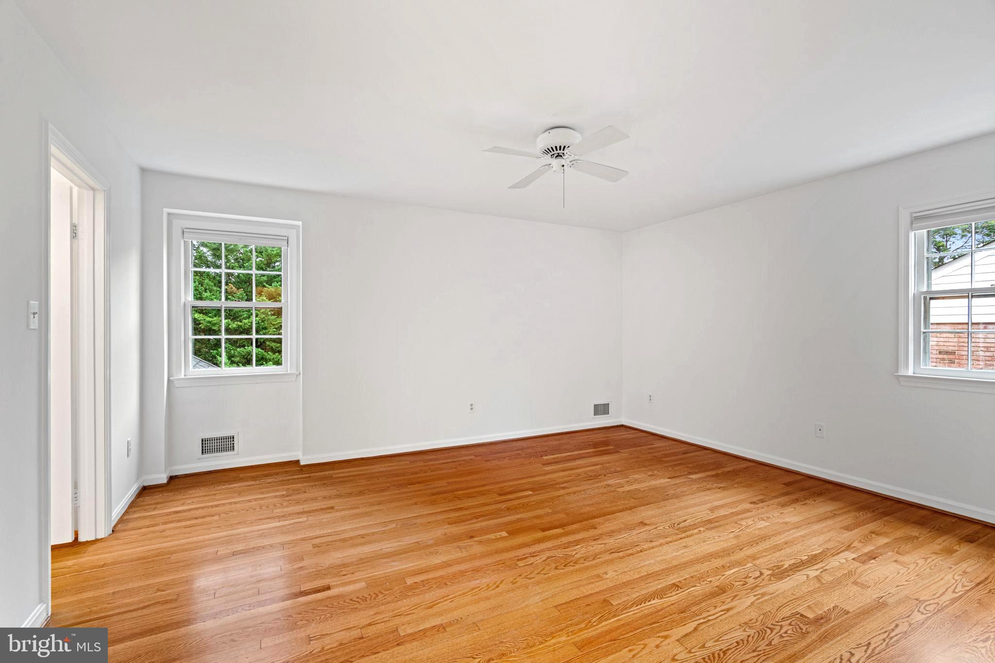 KINGS MANOR - Residential