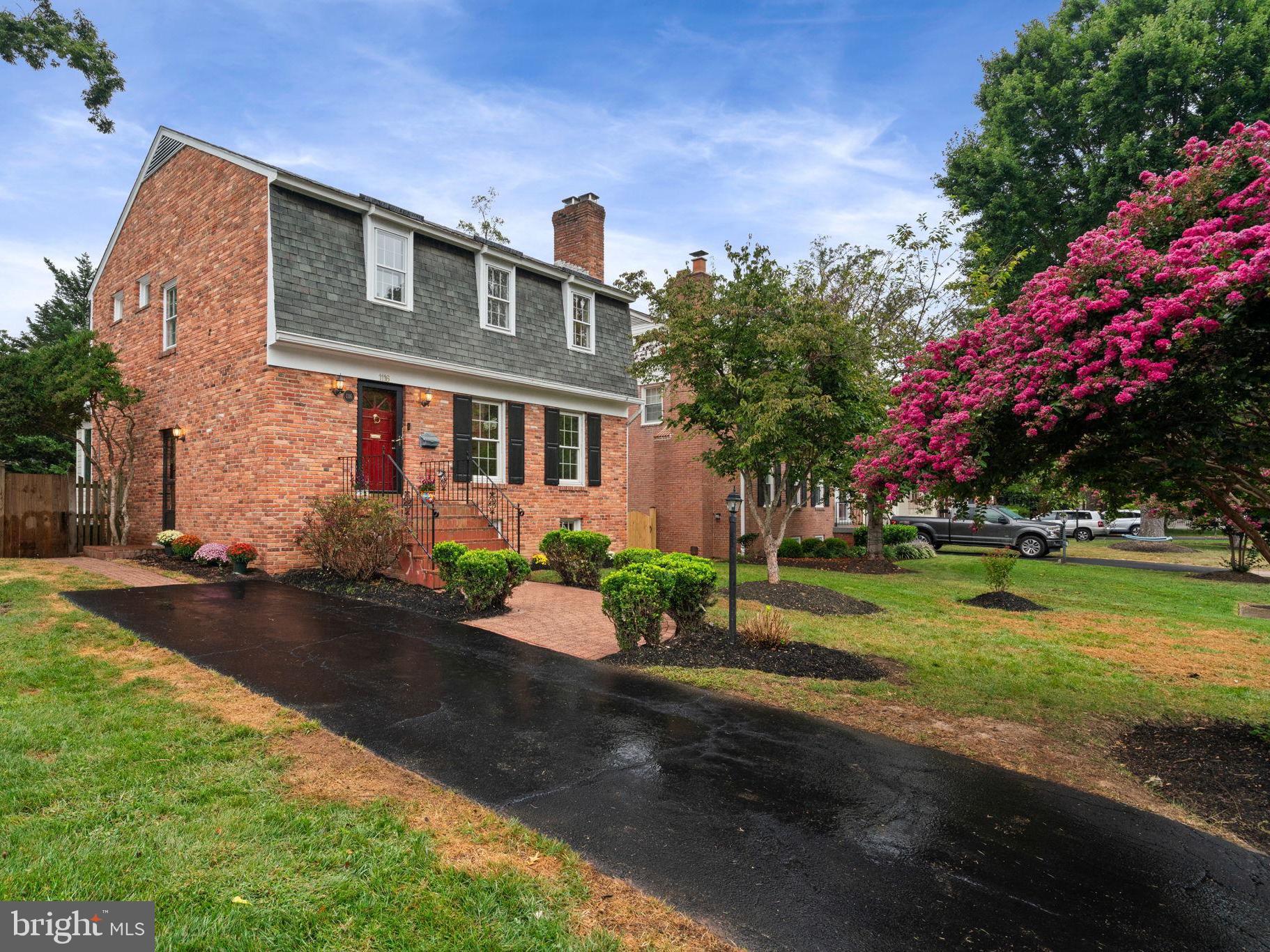 KINGS MANOR - Residential