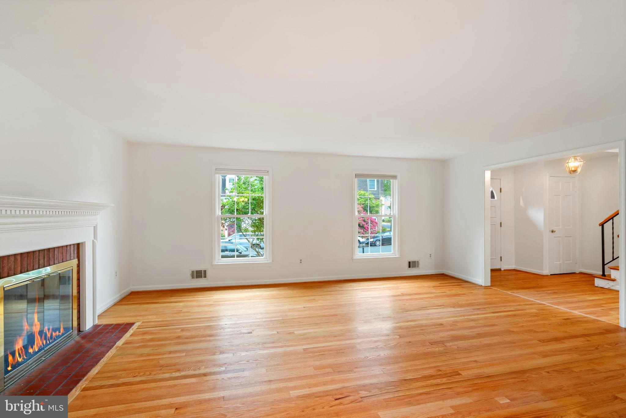 KINGS MANOR - Residential