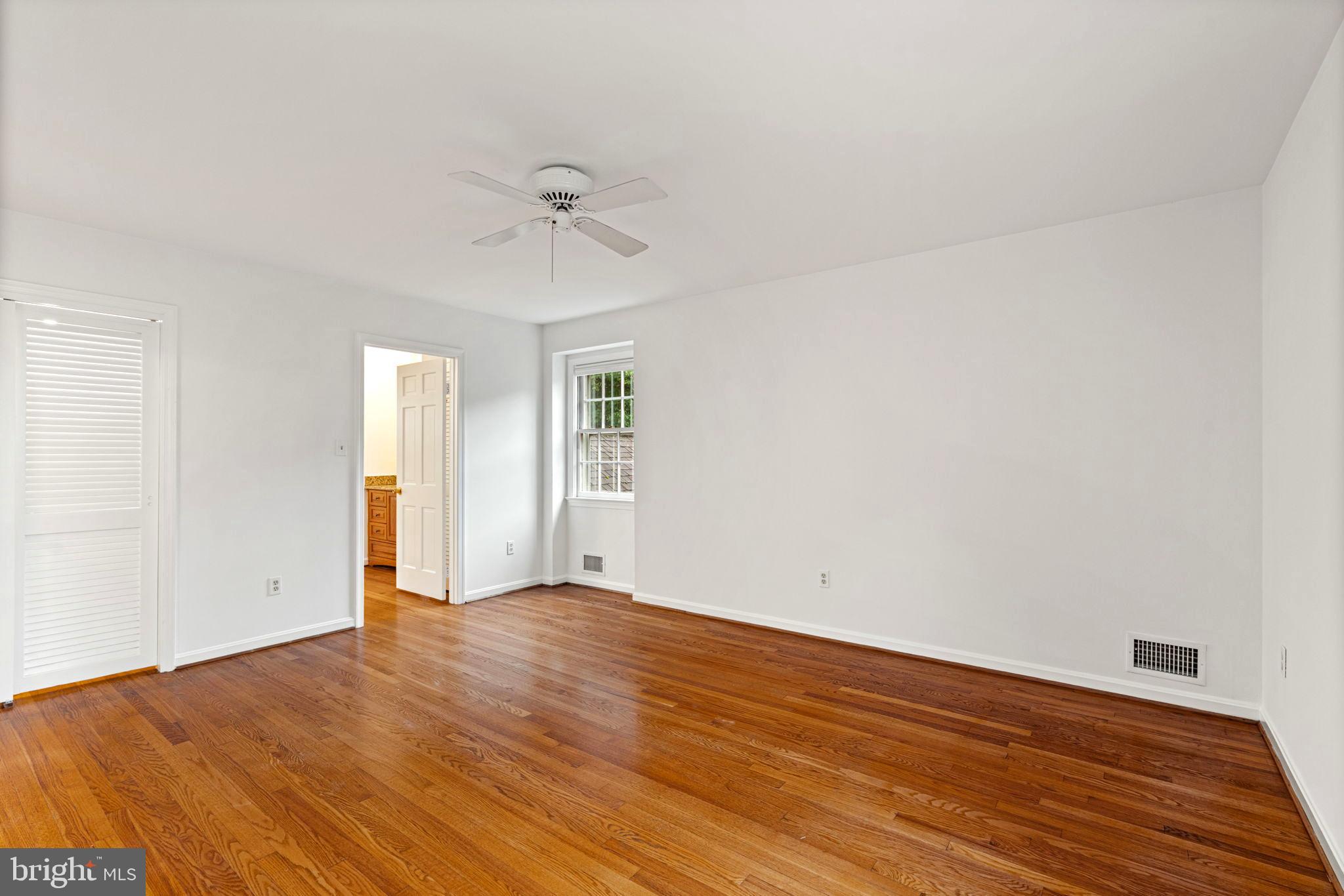 KINGS MANOR - Residential