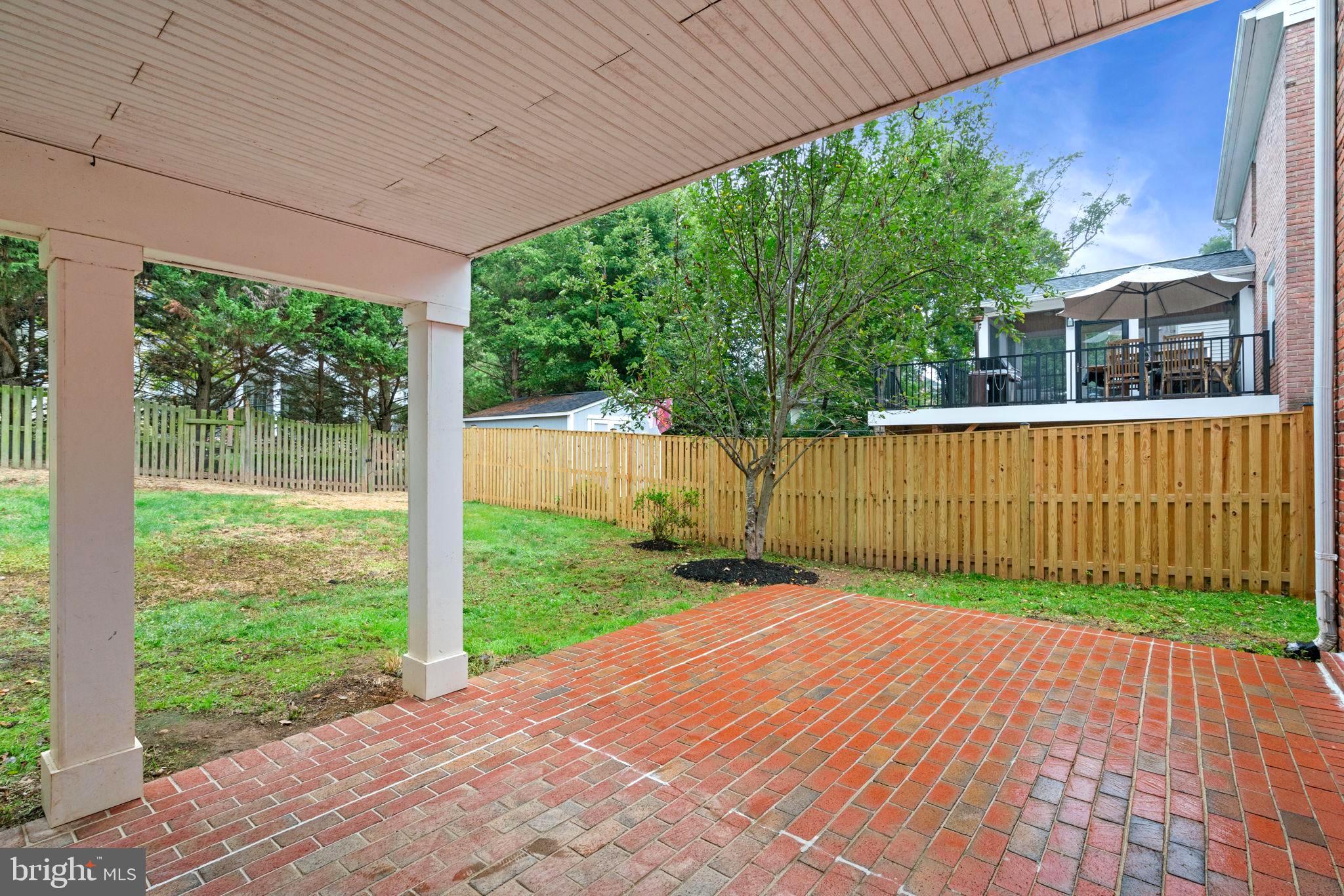 KINGS MANOR - Residential