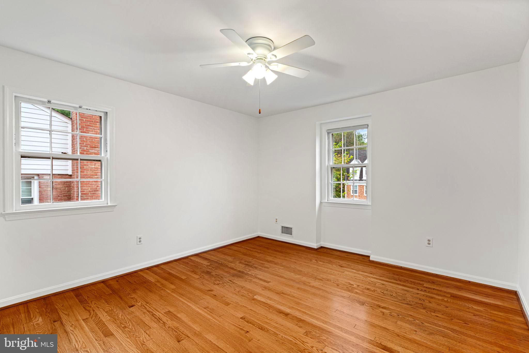 KINGS MANOR - Residential