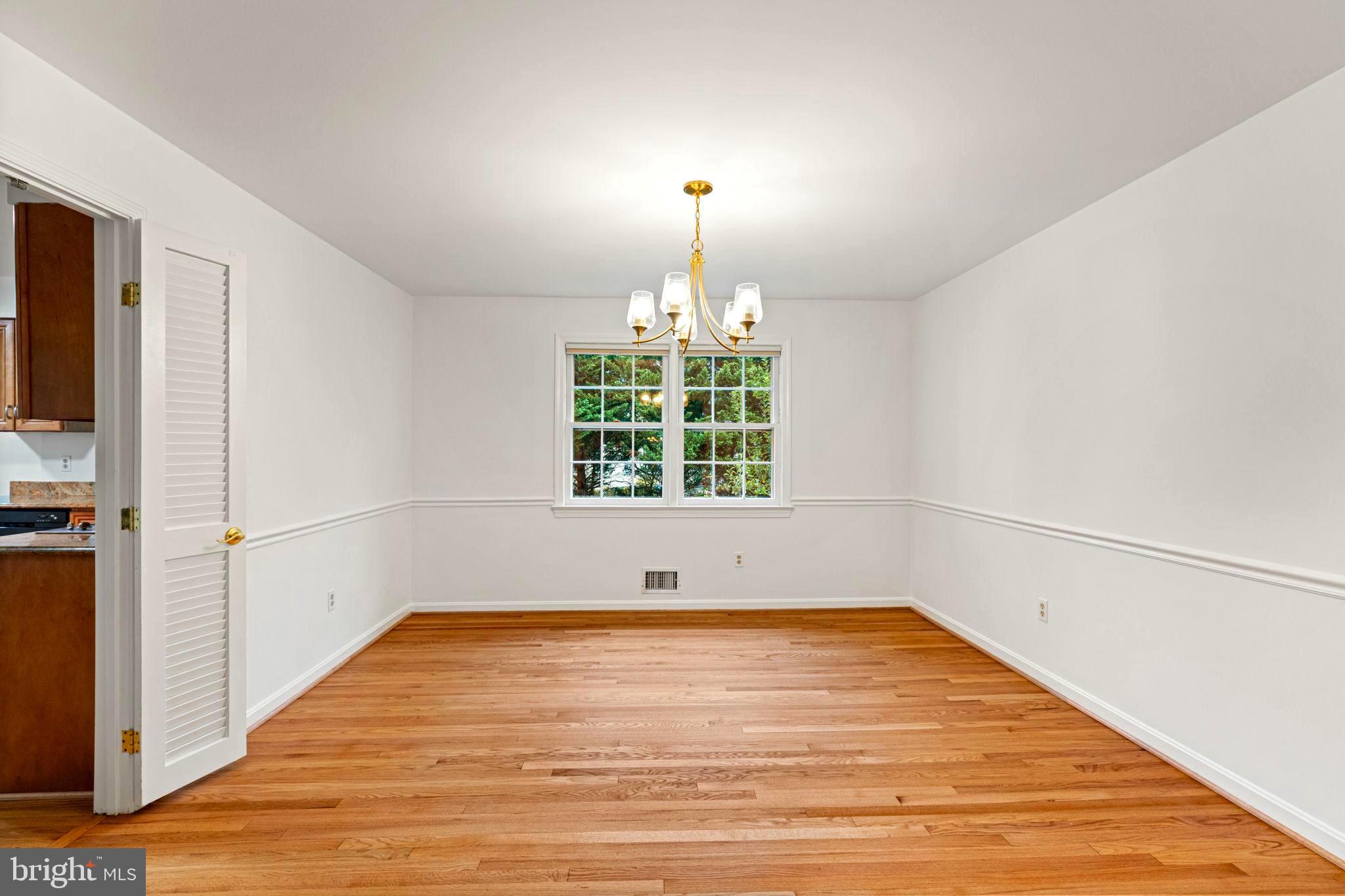 KINGS MANOR - Residential