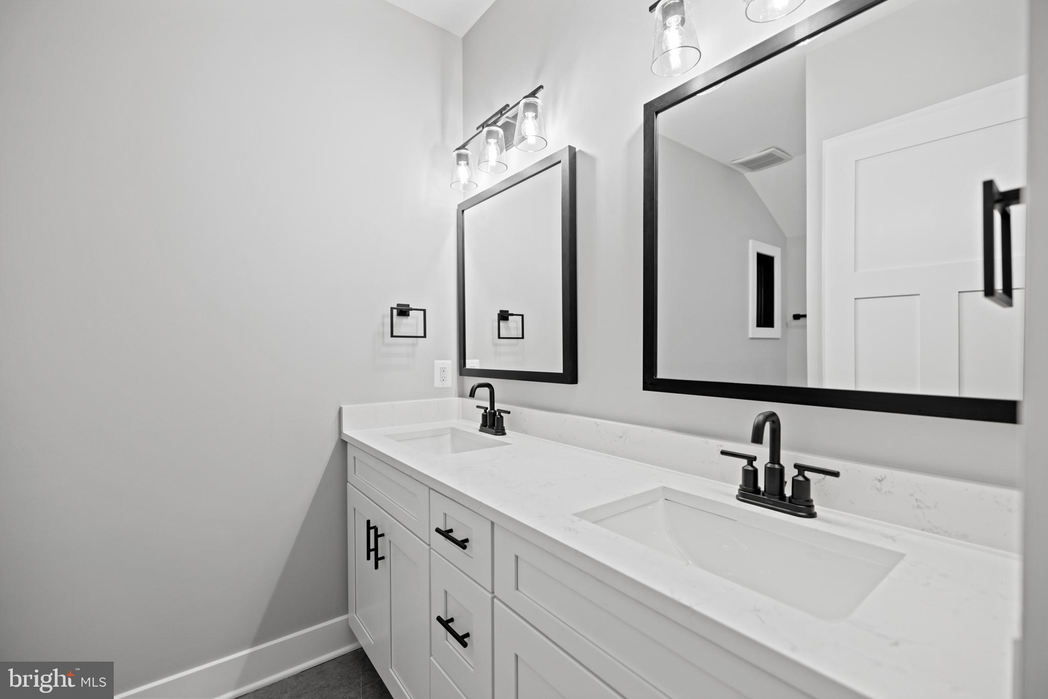 KINGCREST - Residential