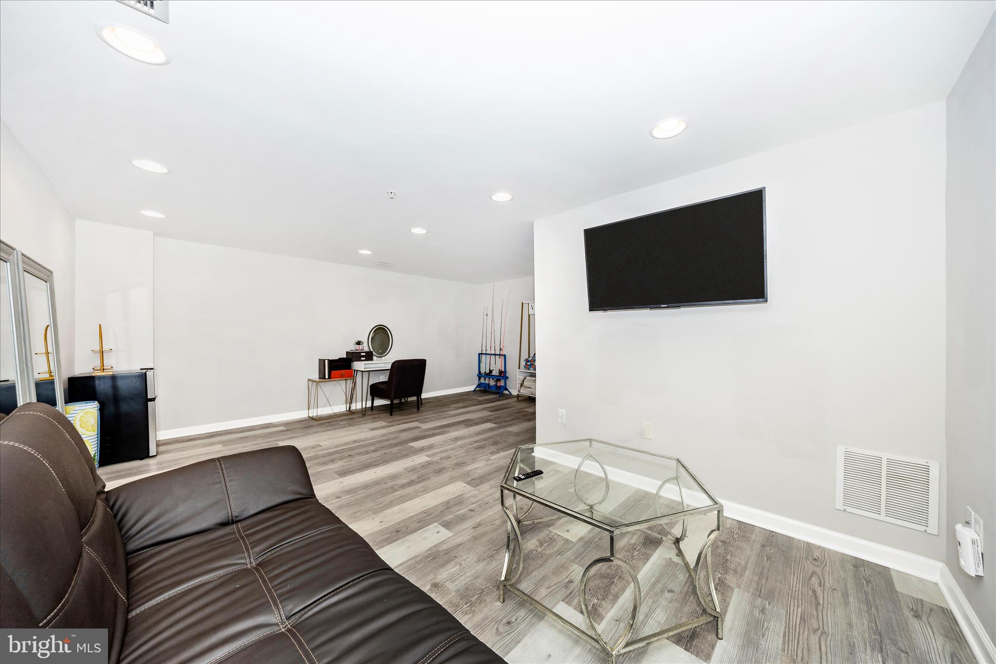 WHITTIER POND - Residential