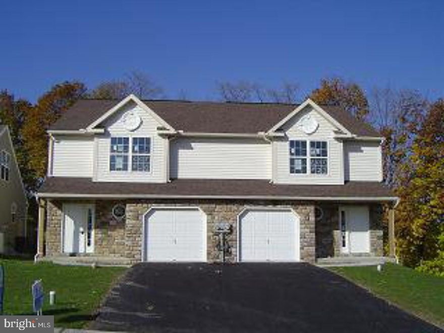 AMBER III MODEL WITH 3 BRS & 2.5 BATHS. VAULT MBR W/ FAN & 2 WALK-IN CLOSETS & BATH. GAS FP IN LR, TILE FLOORING IN BATHS, KITCHEN & FOYER STANDARD. CUSTOM CABINETS, TRAY CEILING IN DR, WALKOUT BASEMENT. Sample photo.  $3,000 seller assist. Mailing Address Continued: CRESSONA