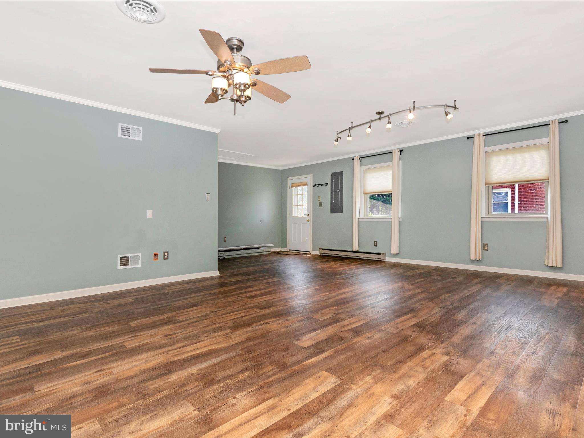 FOREST HILLS - Residential