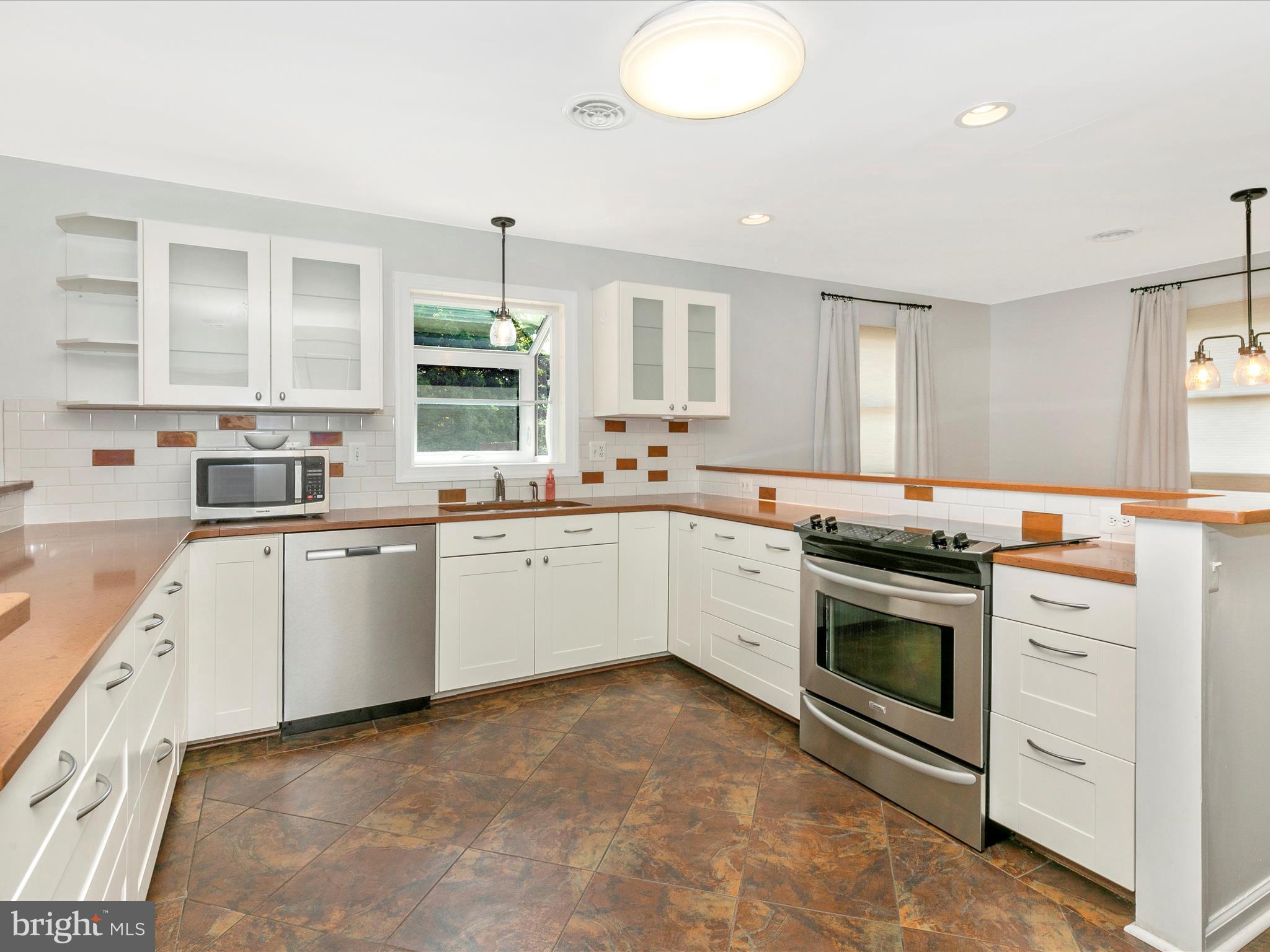 FOREST HILLS - Residential