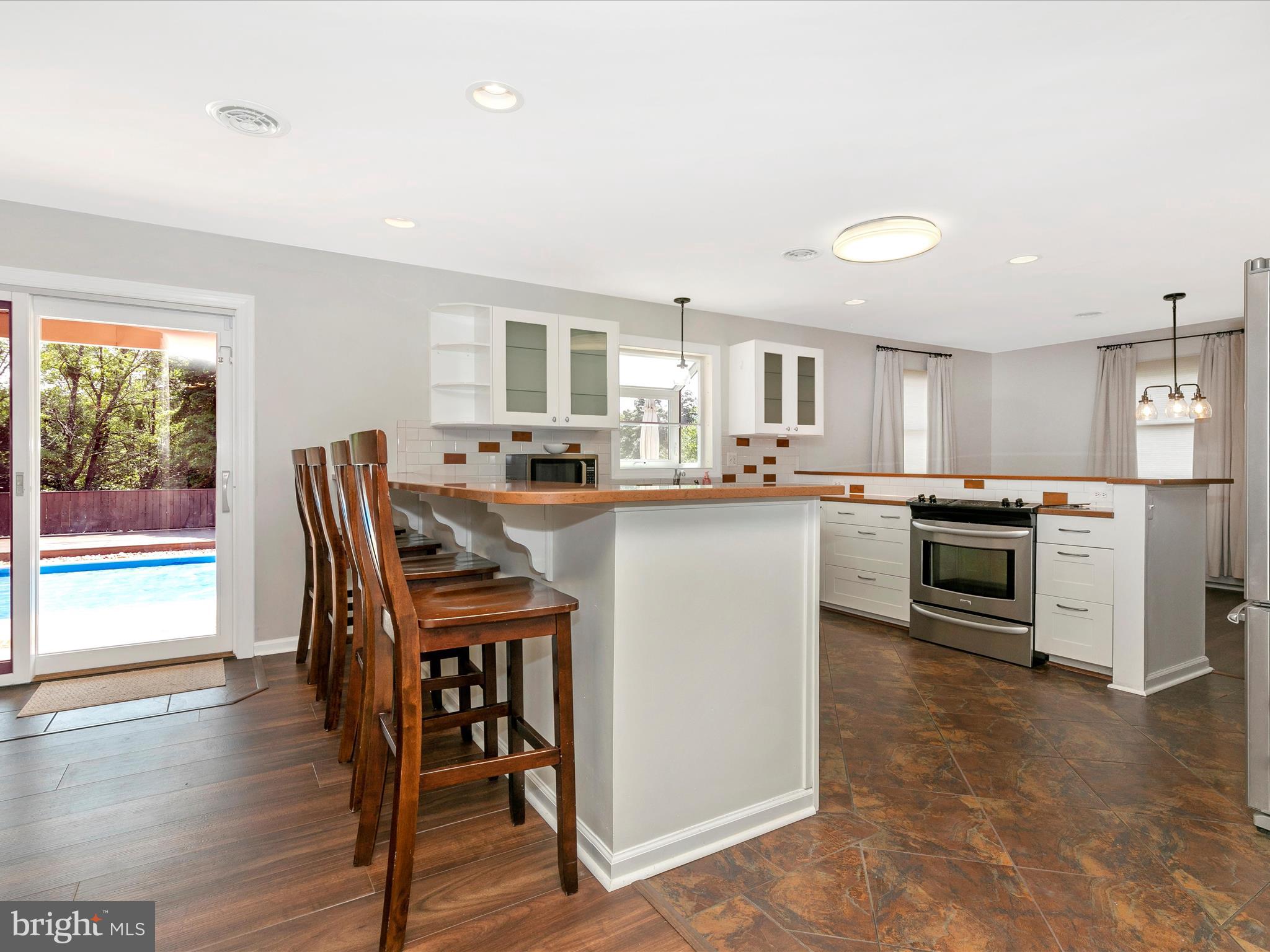 FOREST HILLS - Residential