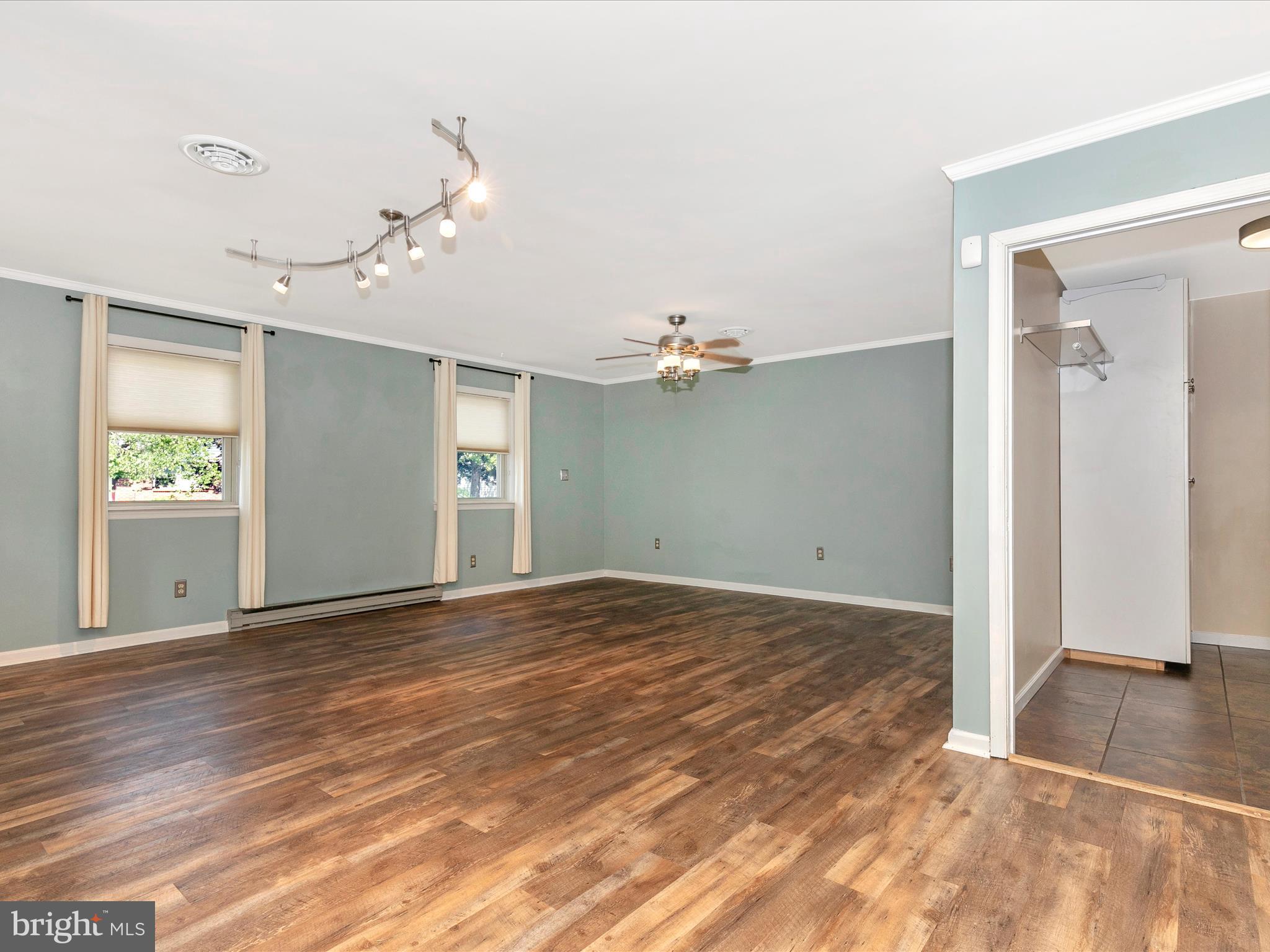 FOREST HILLS - Residential