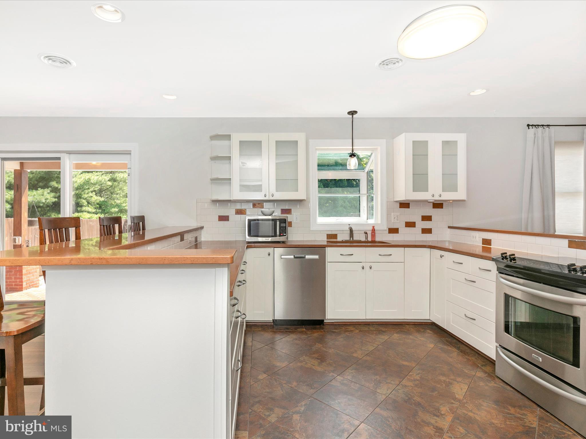 FOREST HILLS - Residential