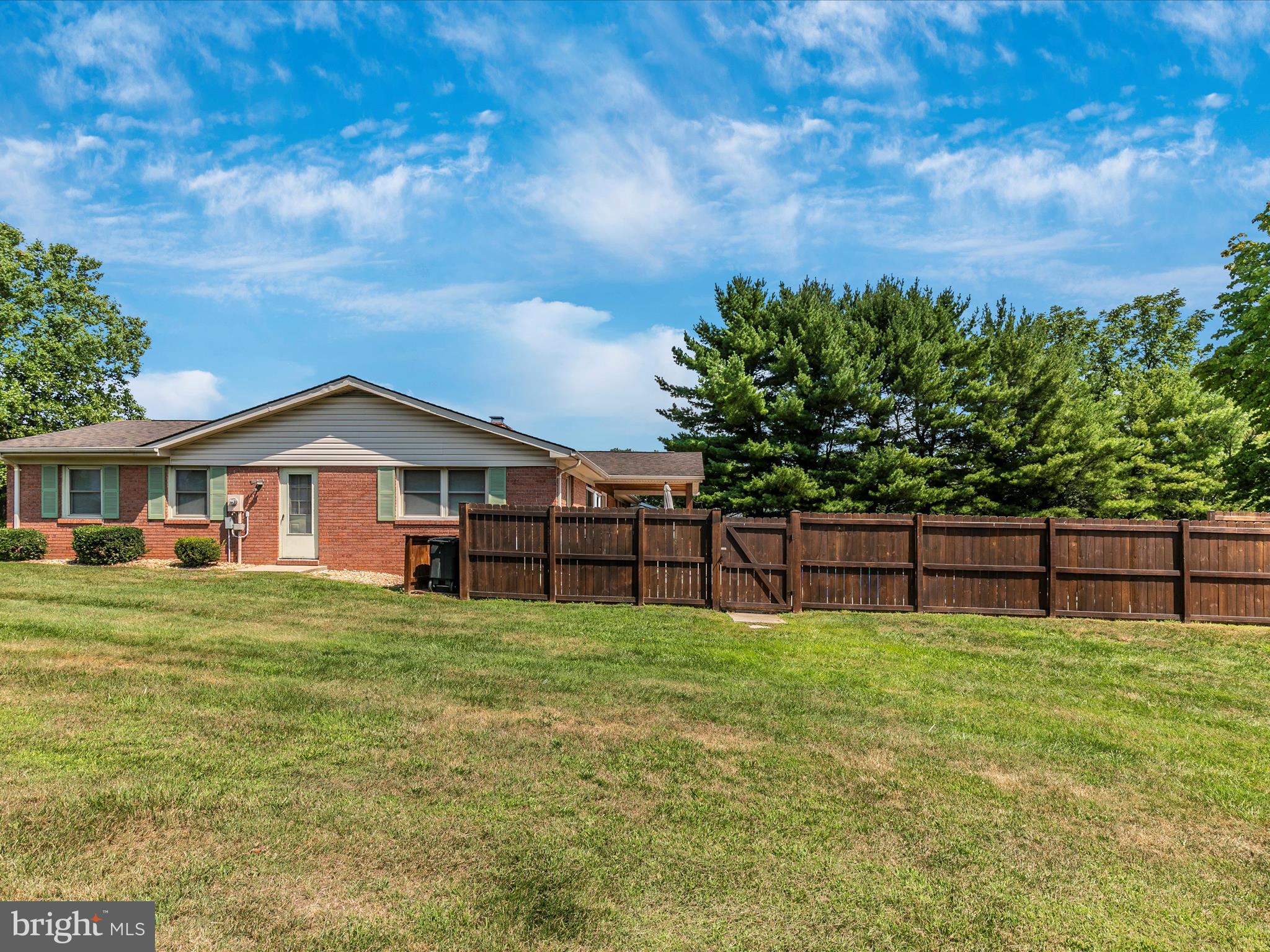 FOREST HILLS - Residential