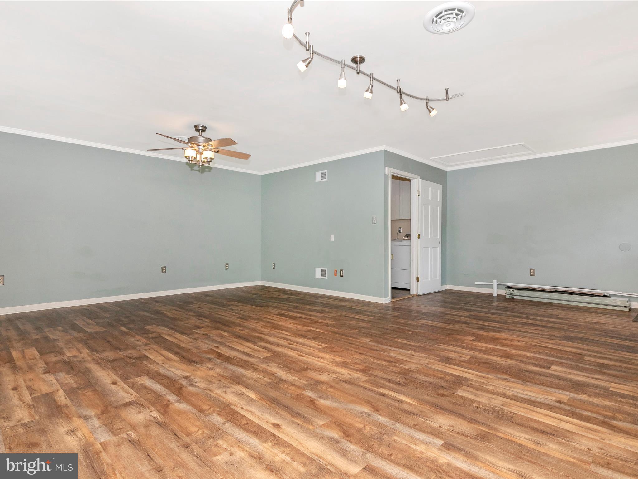 FOREST HILLS - Residential