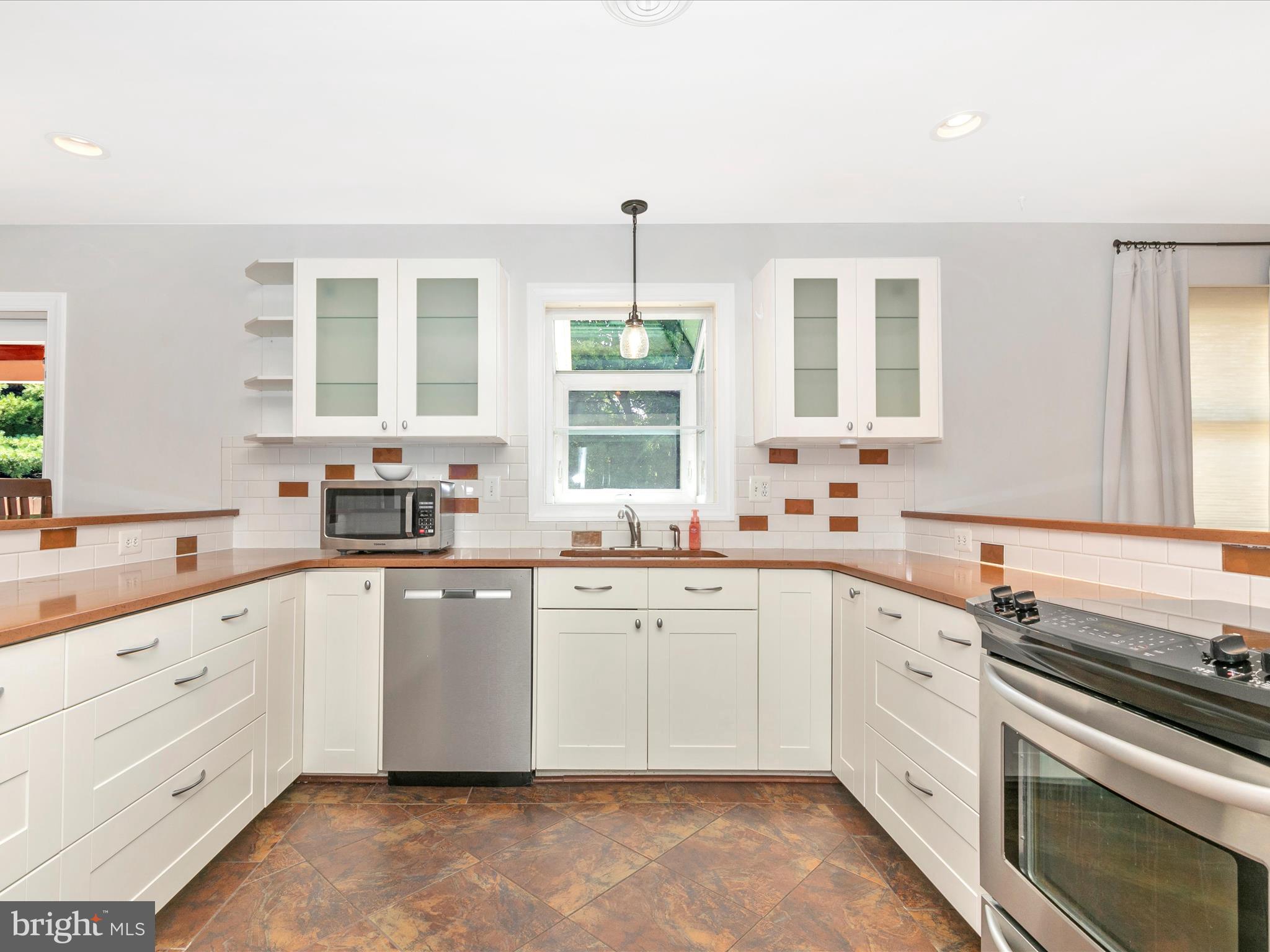 FOREST HILLS - Residential