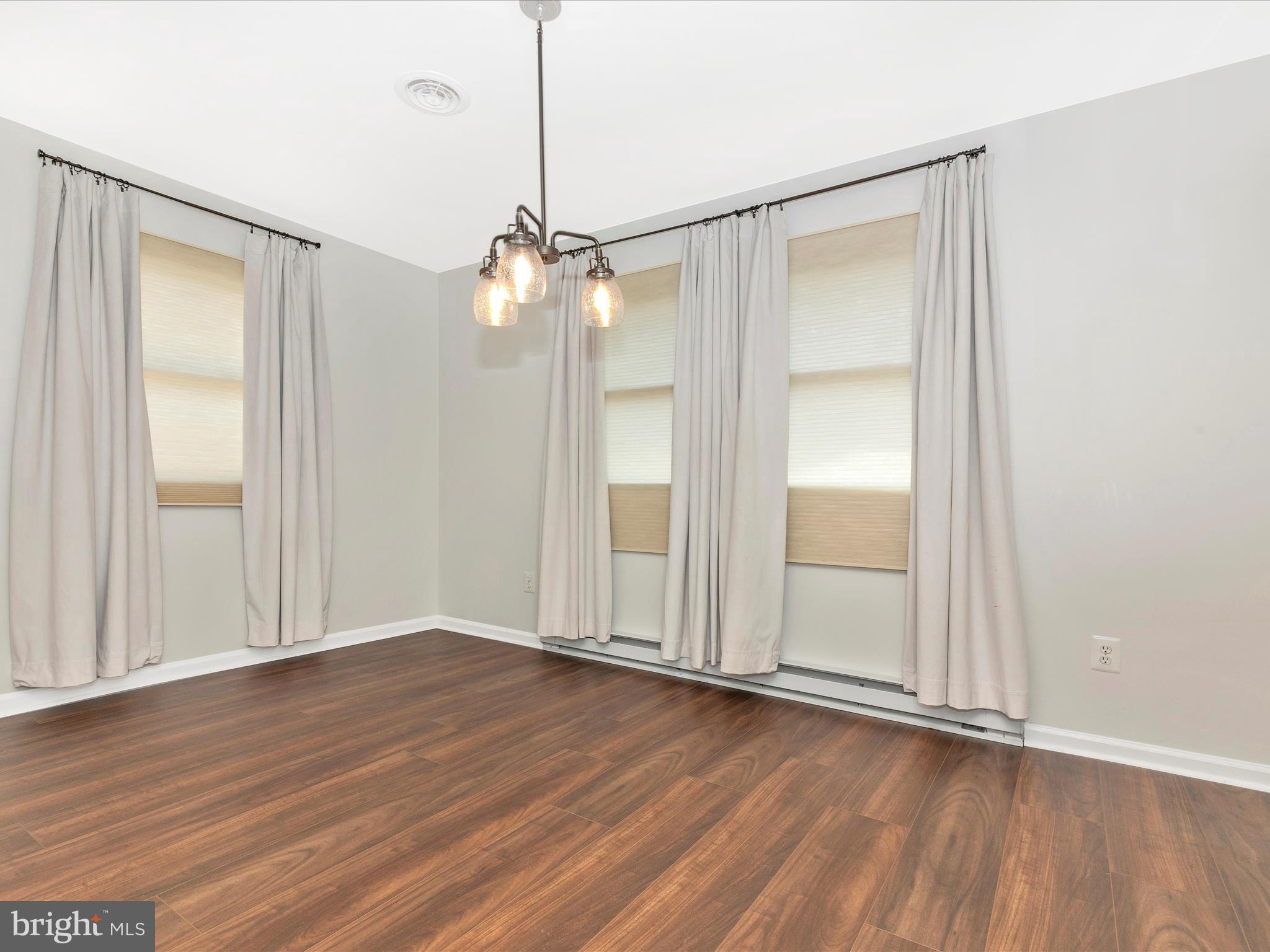 FOREST HILLS - Residential