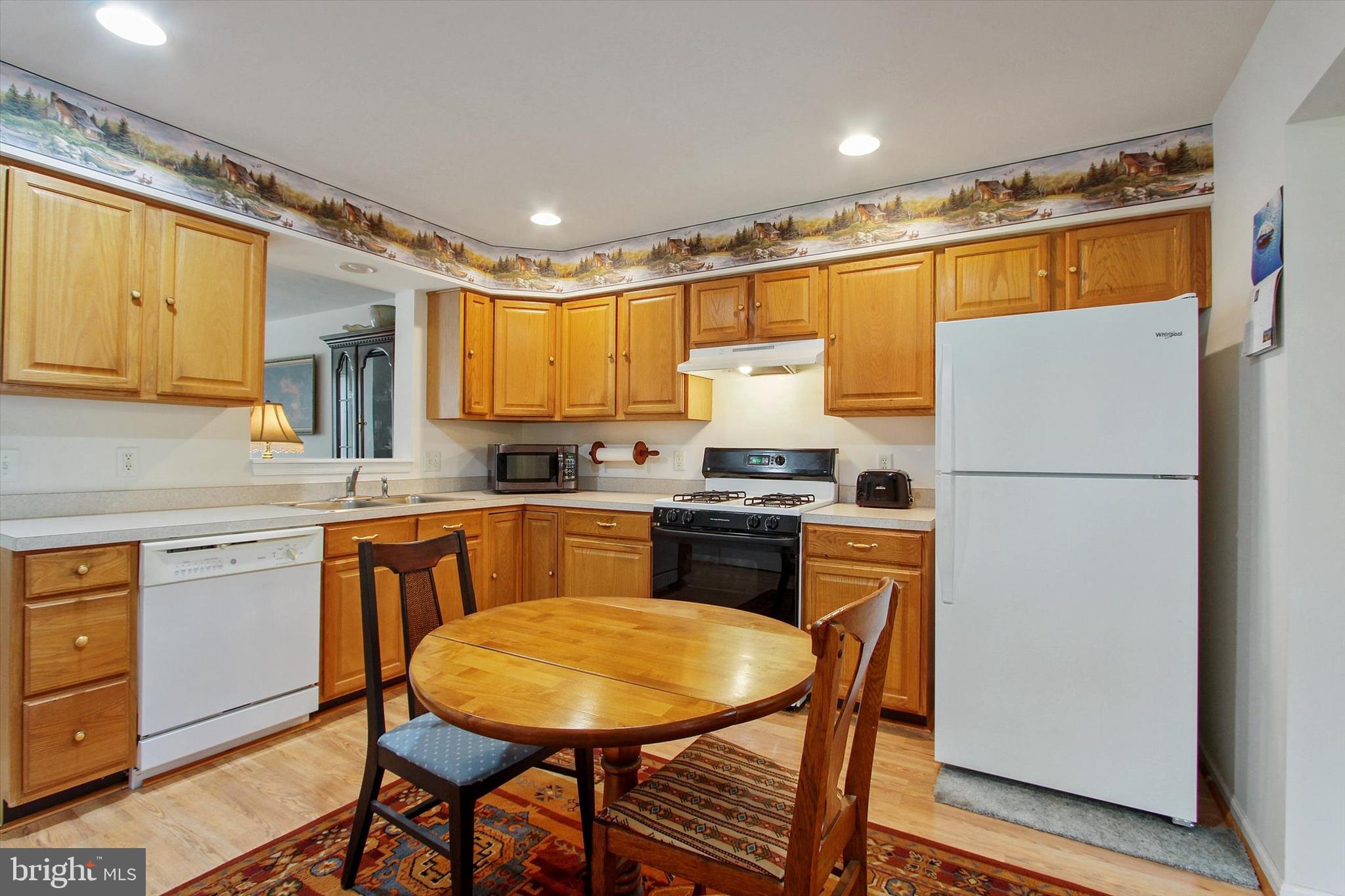 COLONIAL HILLS - Residential