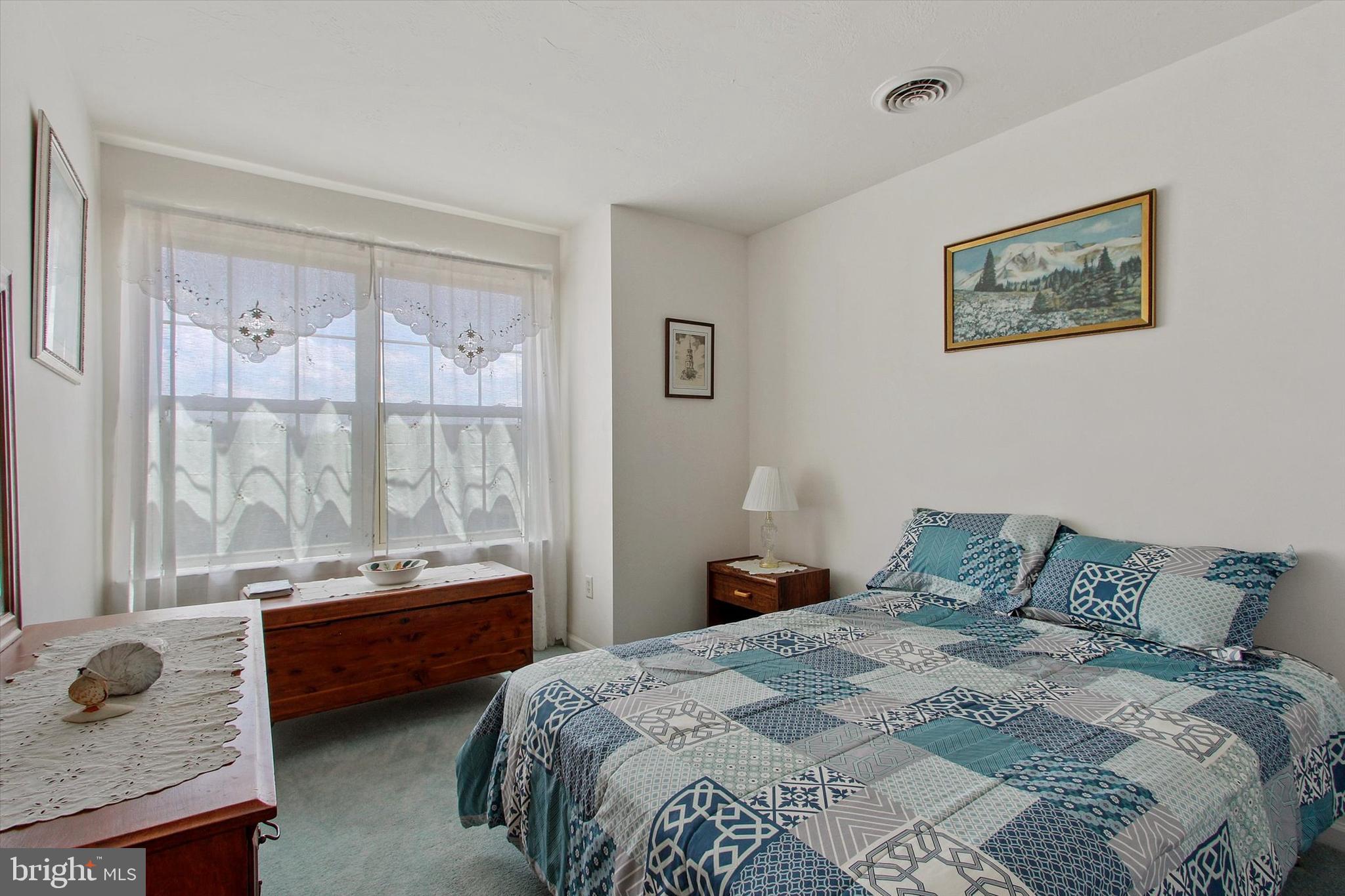 COLONIAL HILLS - Residential