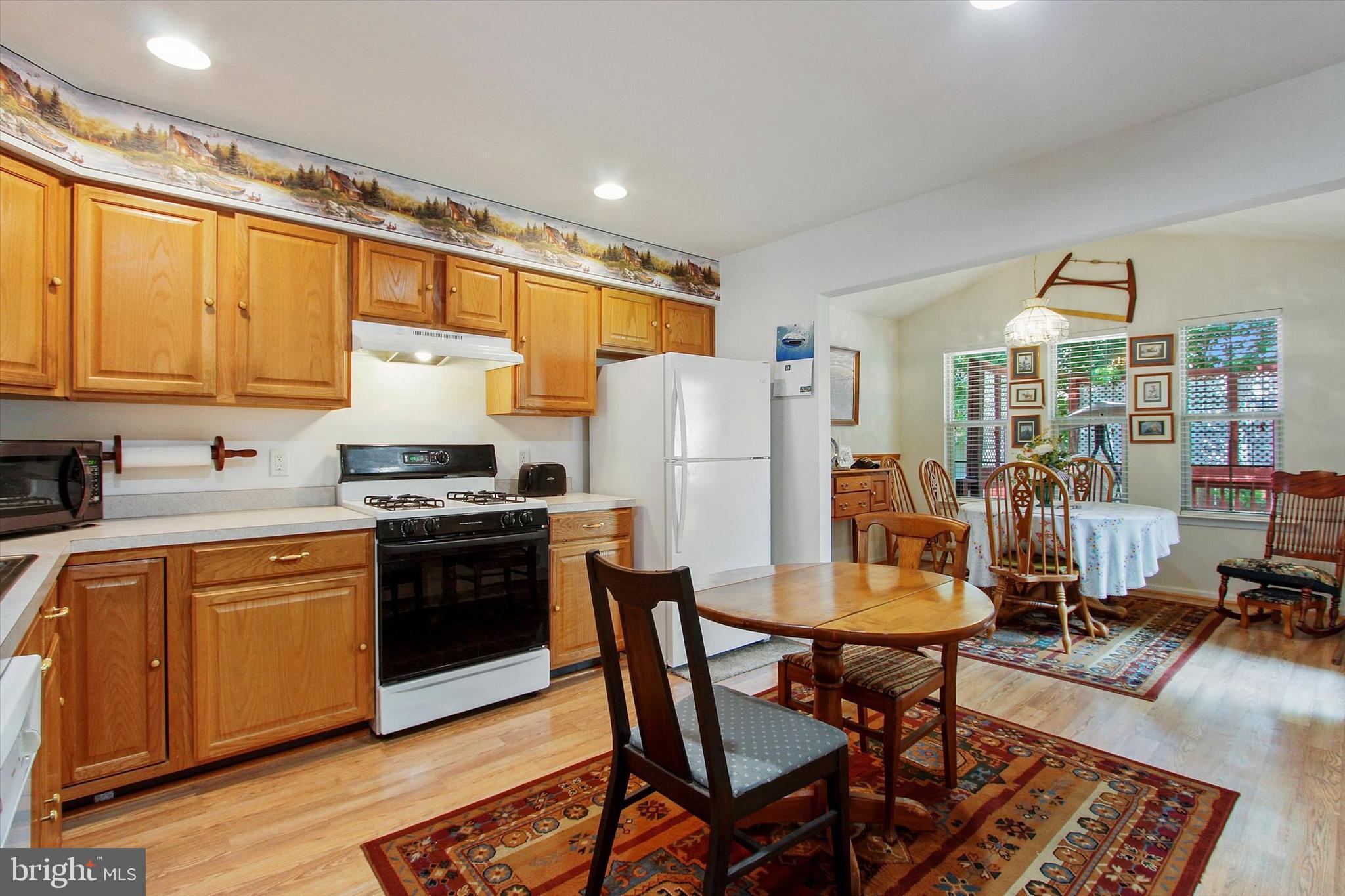COLONIAL HILLS - Residential