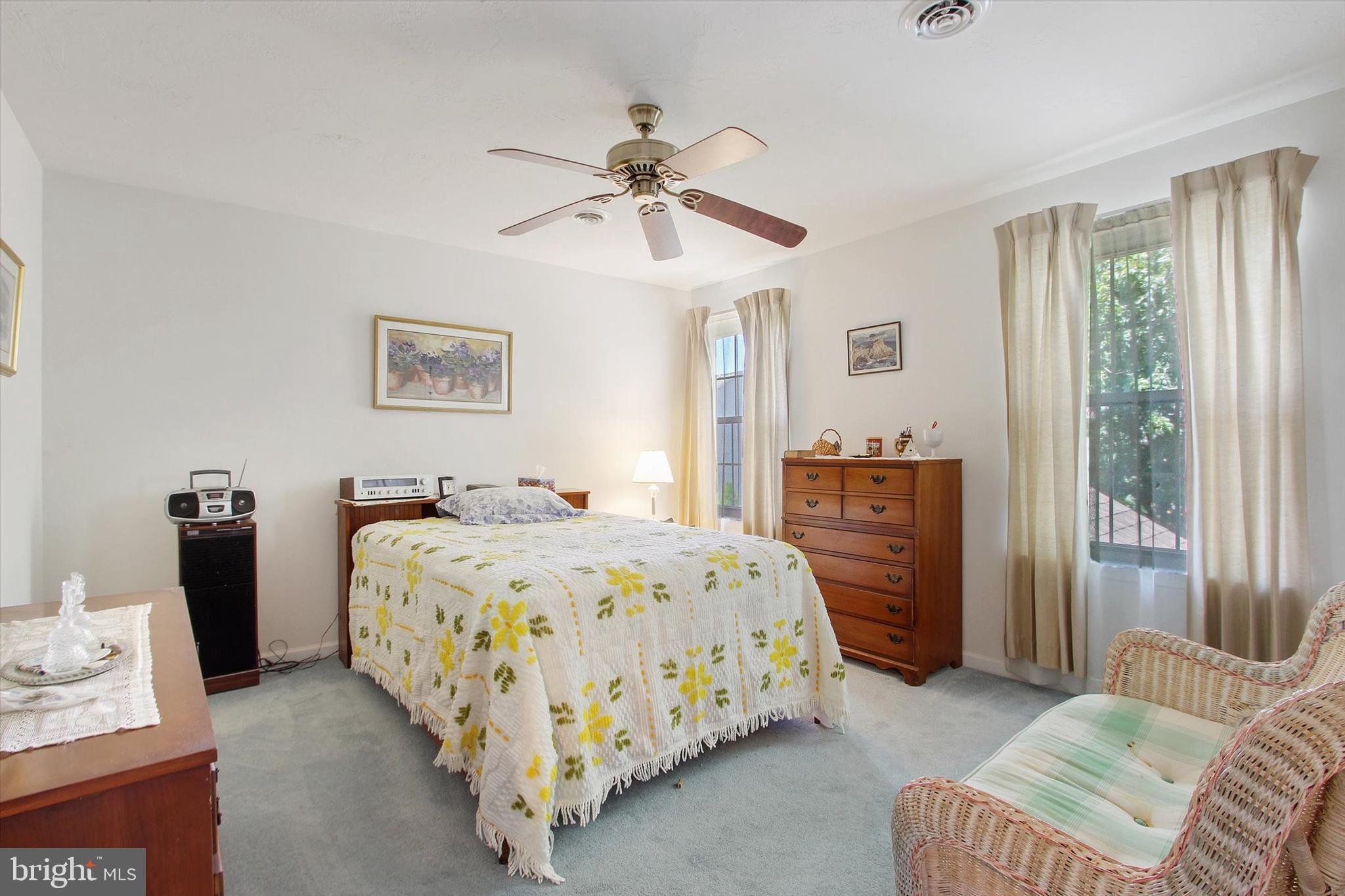 COLONIAL HILLS - Residential
