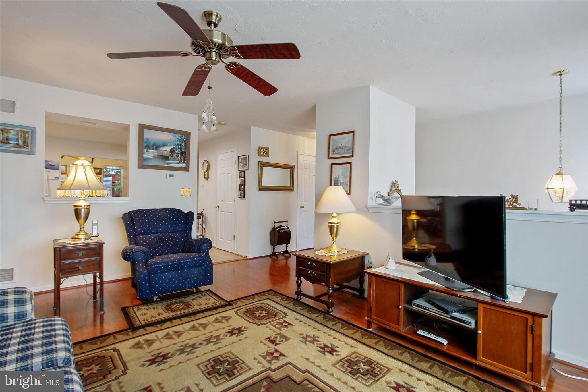 COLONIAL HILLS - Residential