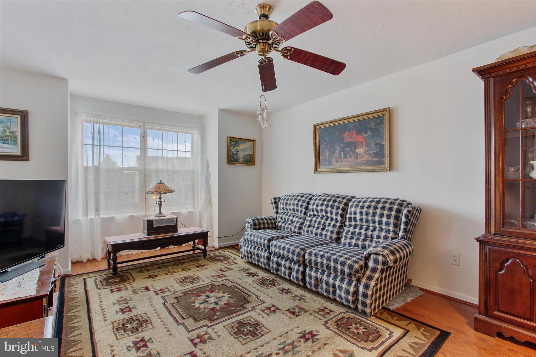 COLONIAL HILLS - Residential