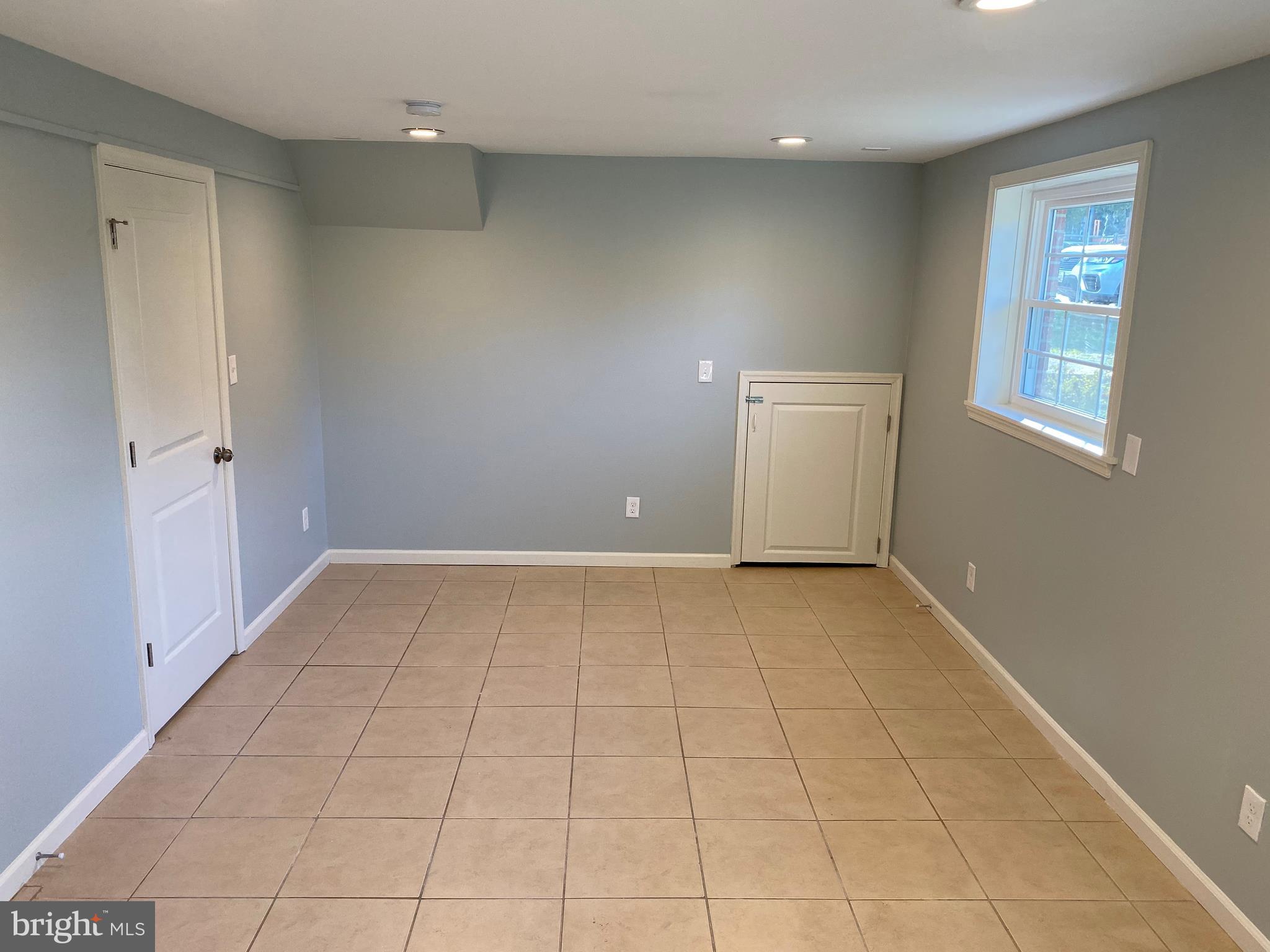 WORTHINGTON MEADOWS - Residential Lease