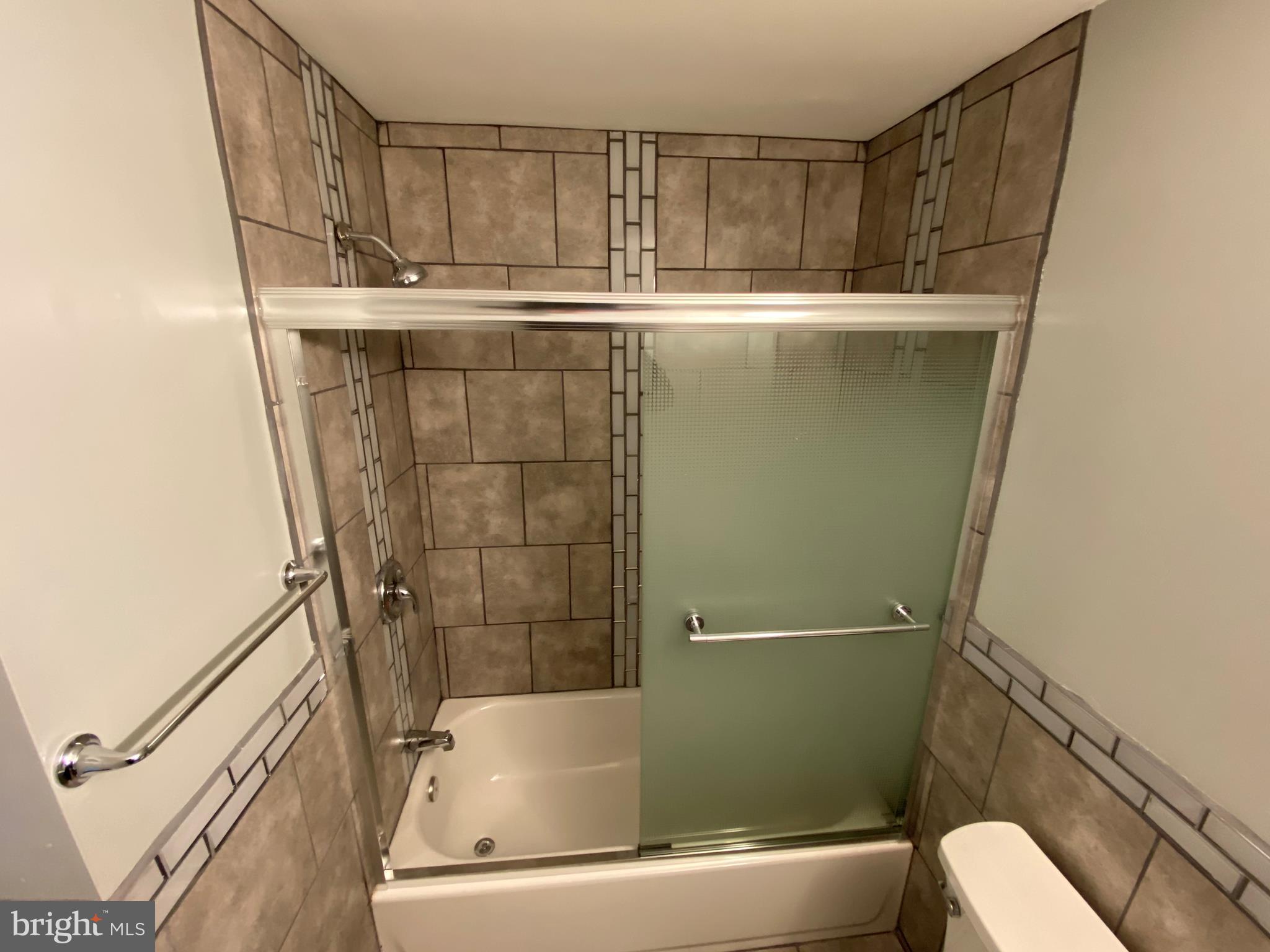 WORTHINGTON MEADOWS - Residential Lease