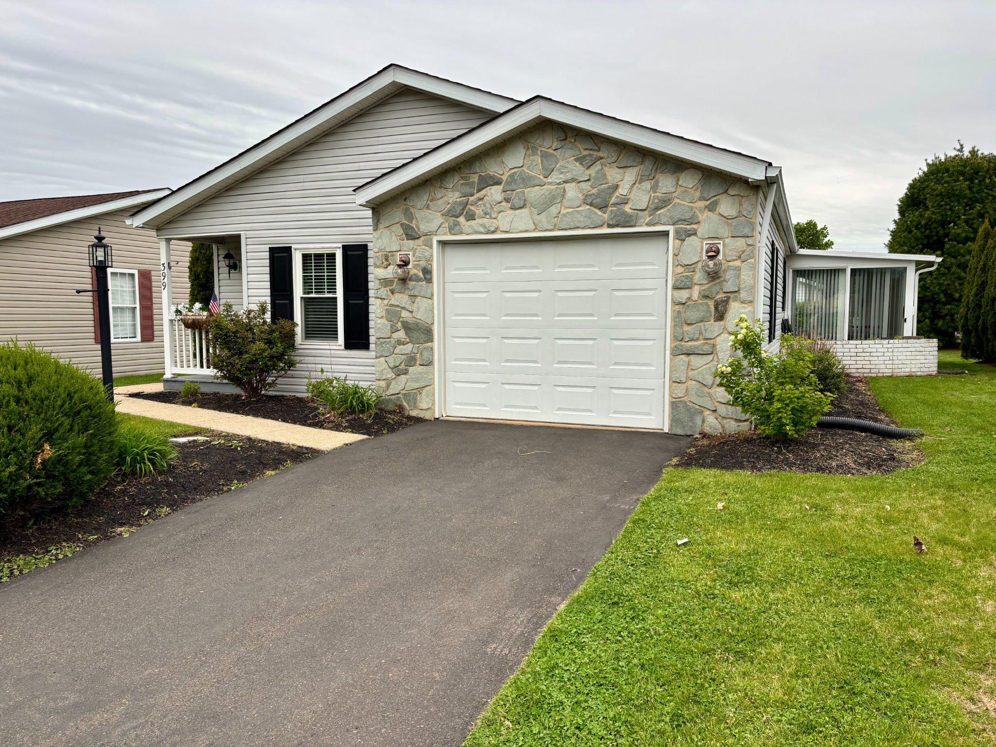 BUCKINGHAM SPRINGS - Residential